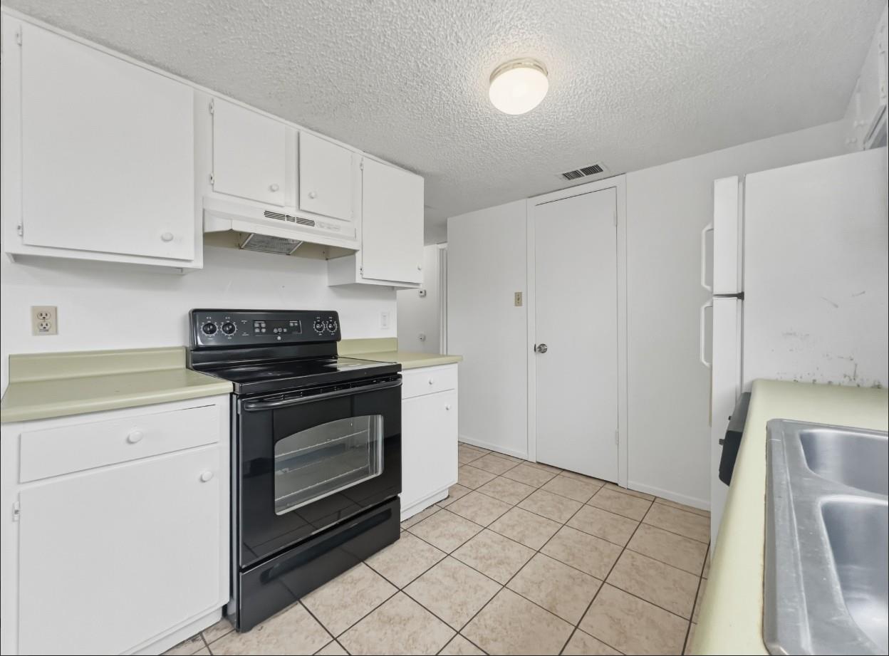 3427 Willowrun Dr #d Property Photo 5