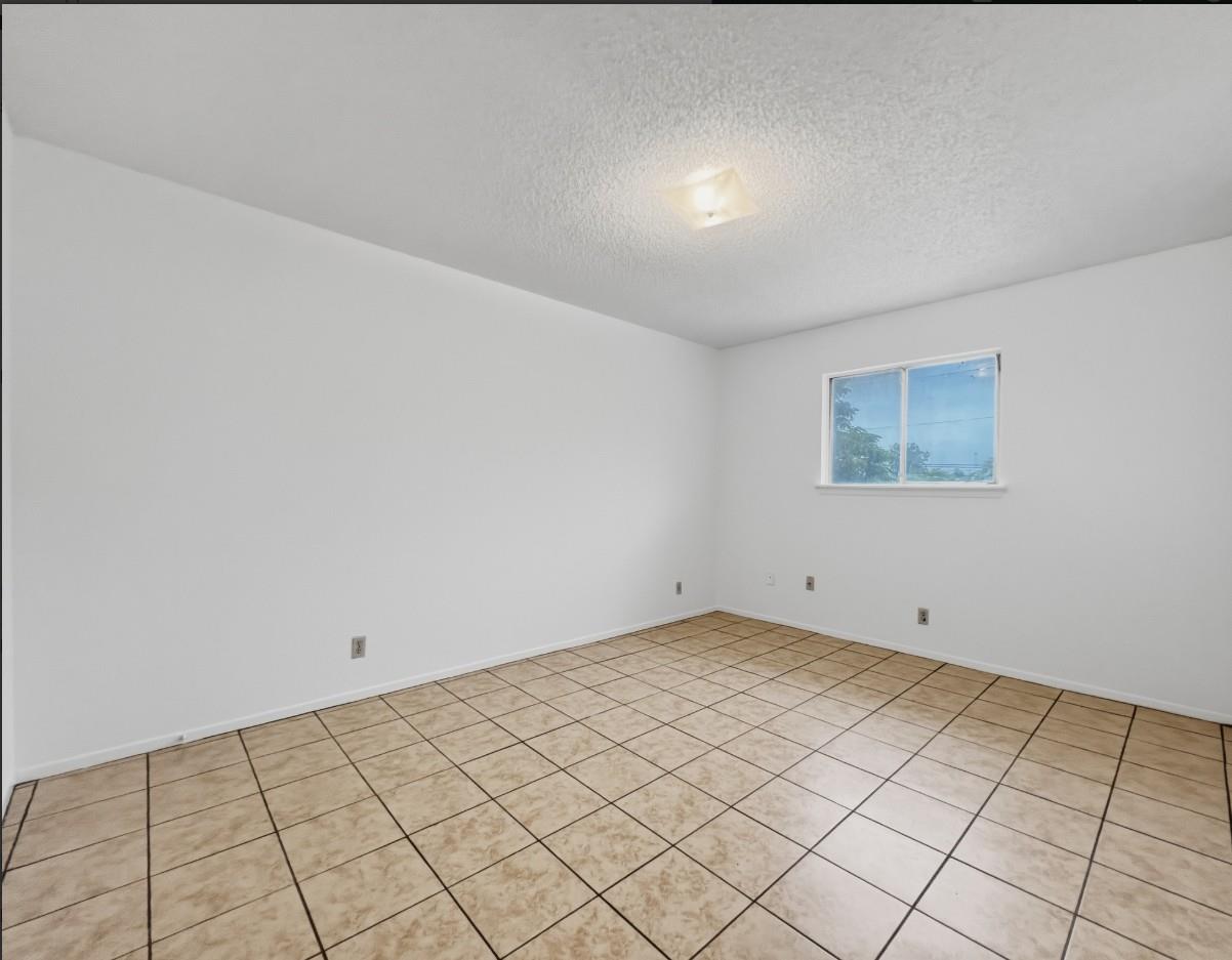 3427 Willowrun Dr #d Property Photo 10