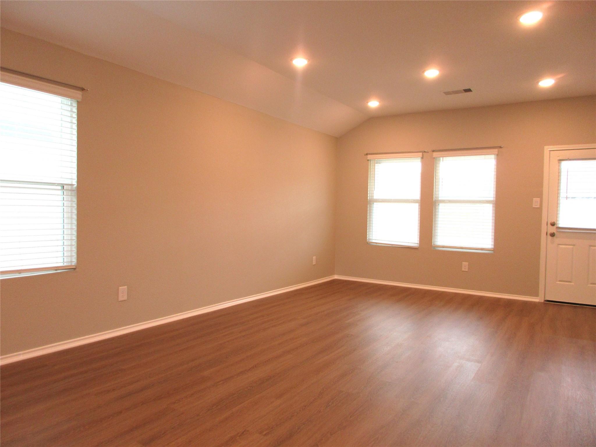 205 Granary Dr Property Photo 3