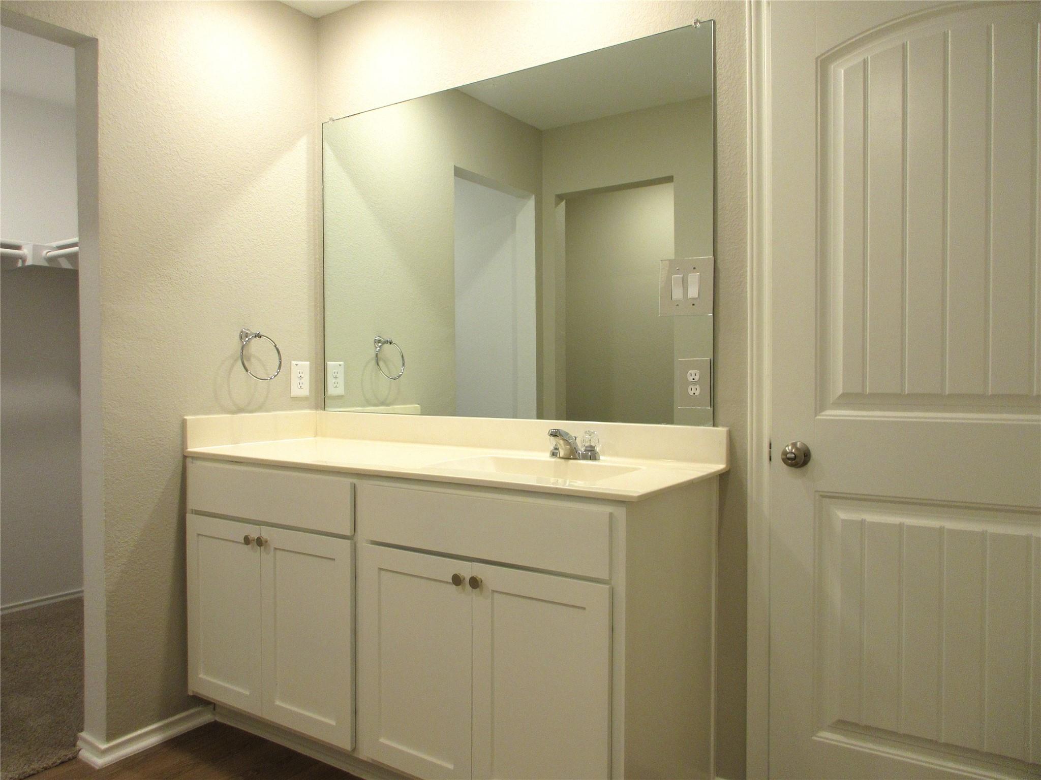 205 Granary Dr Property Photo 6