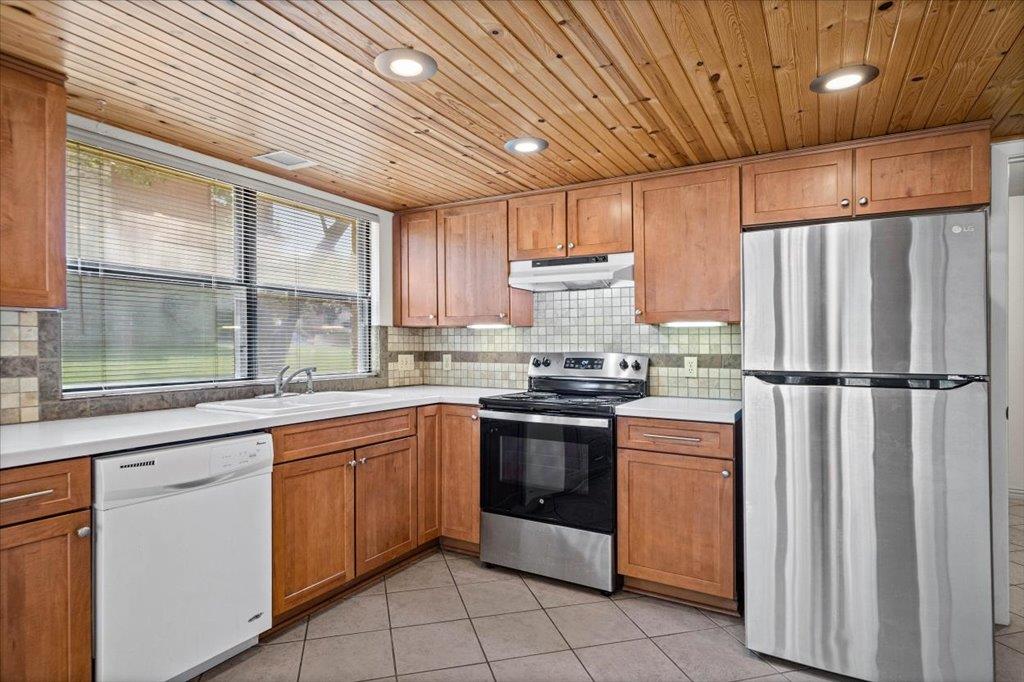 11203 Bluff Canyon Dr Property Photo 7
