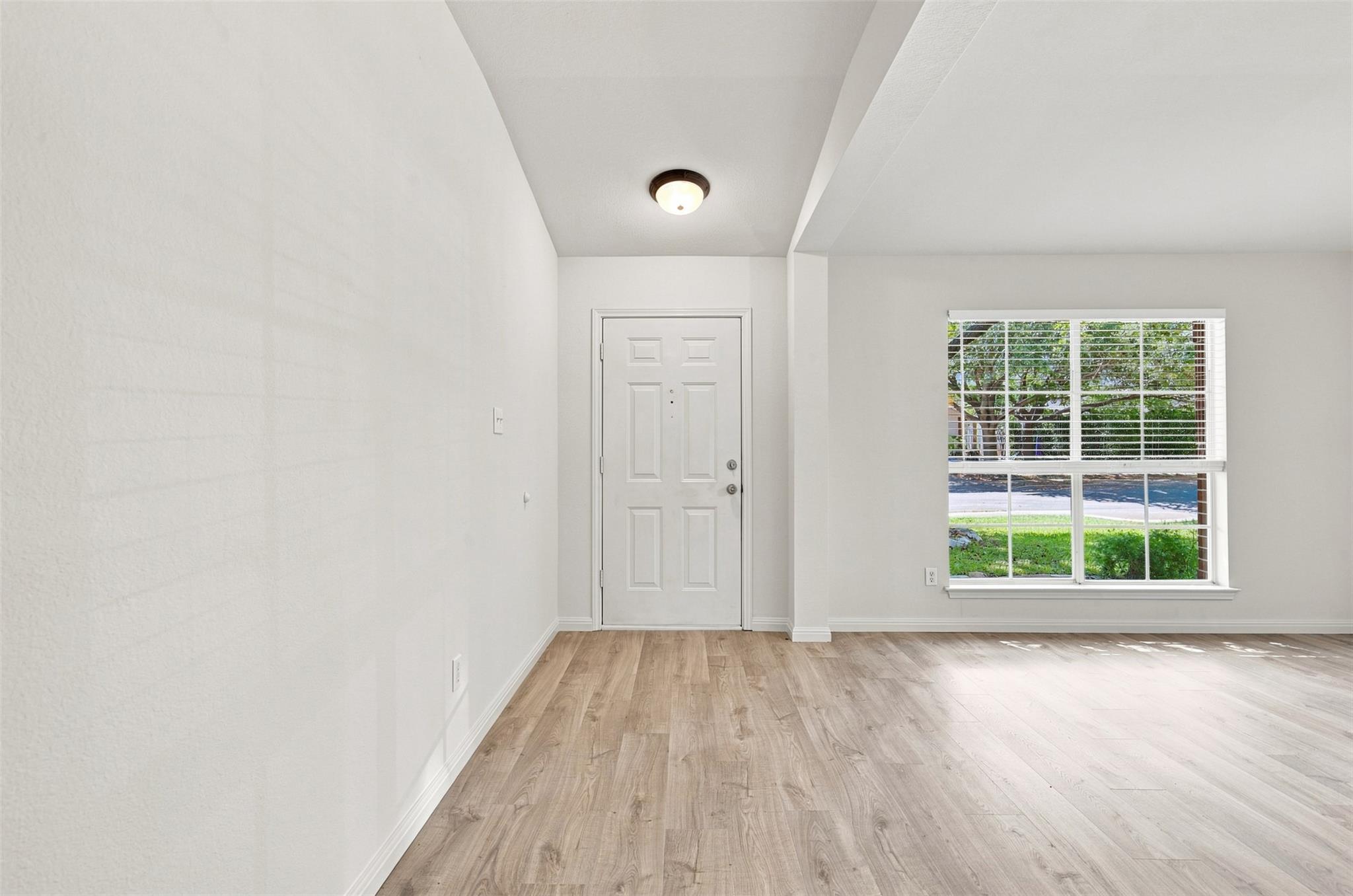 2517 Vernell Way Property Photo 4