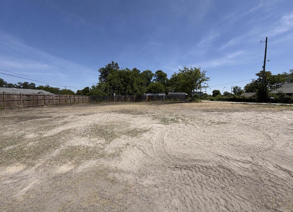 16300 Summit Dr Property Photo 2