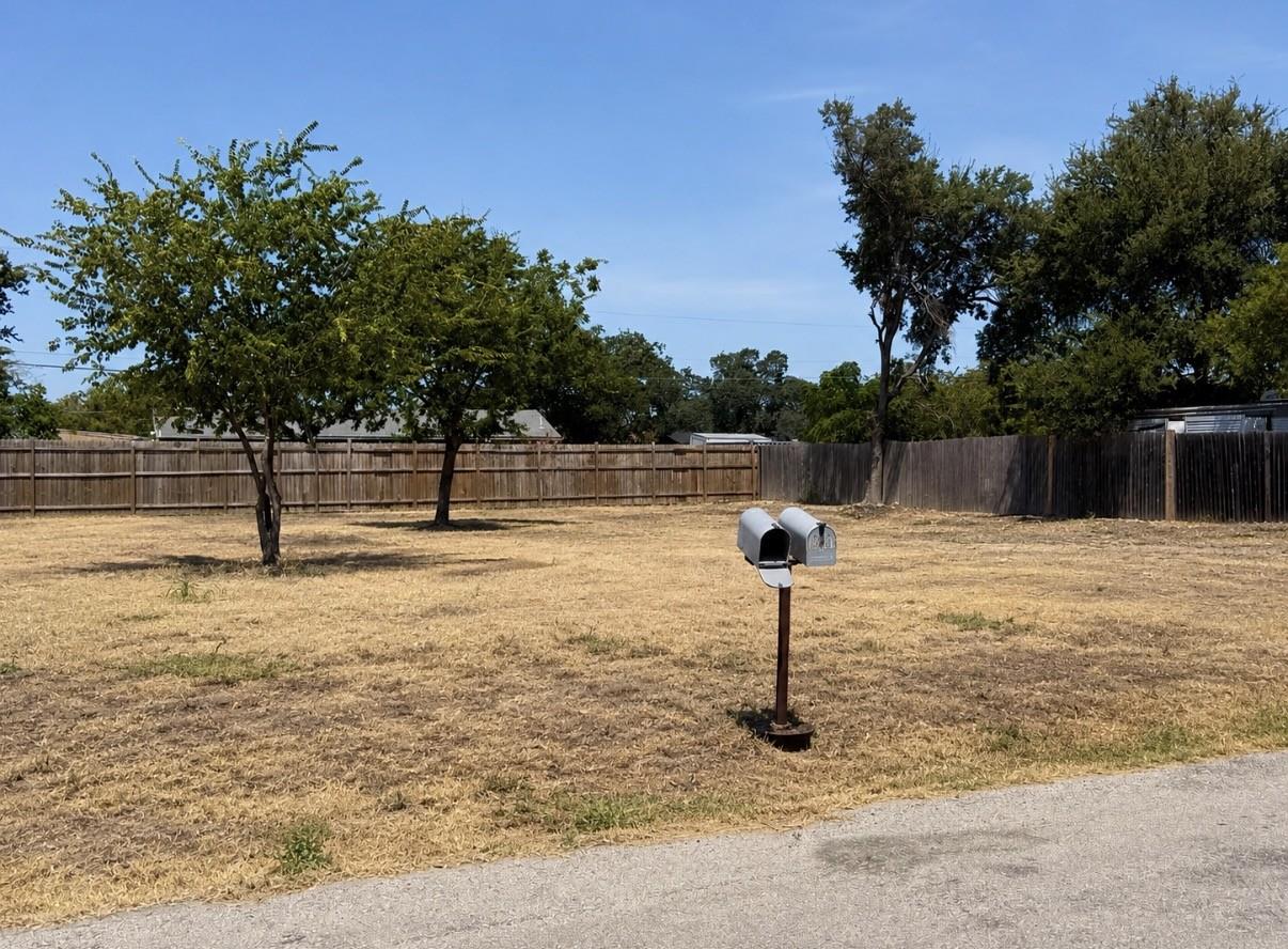 16300 Summit Dr Property Photo 8