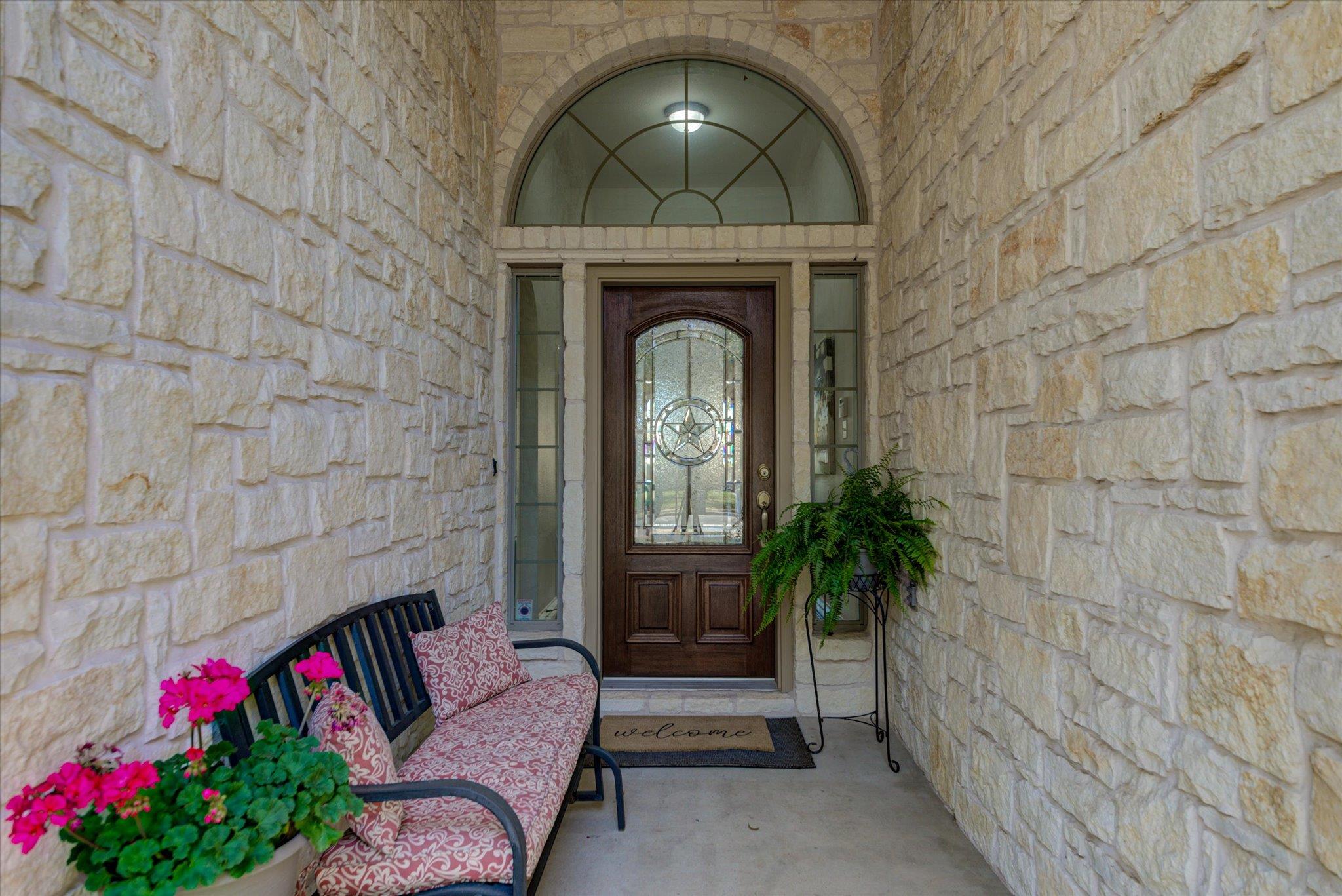 11217 Cap Stone Dr Property Photo 2