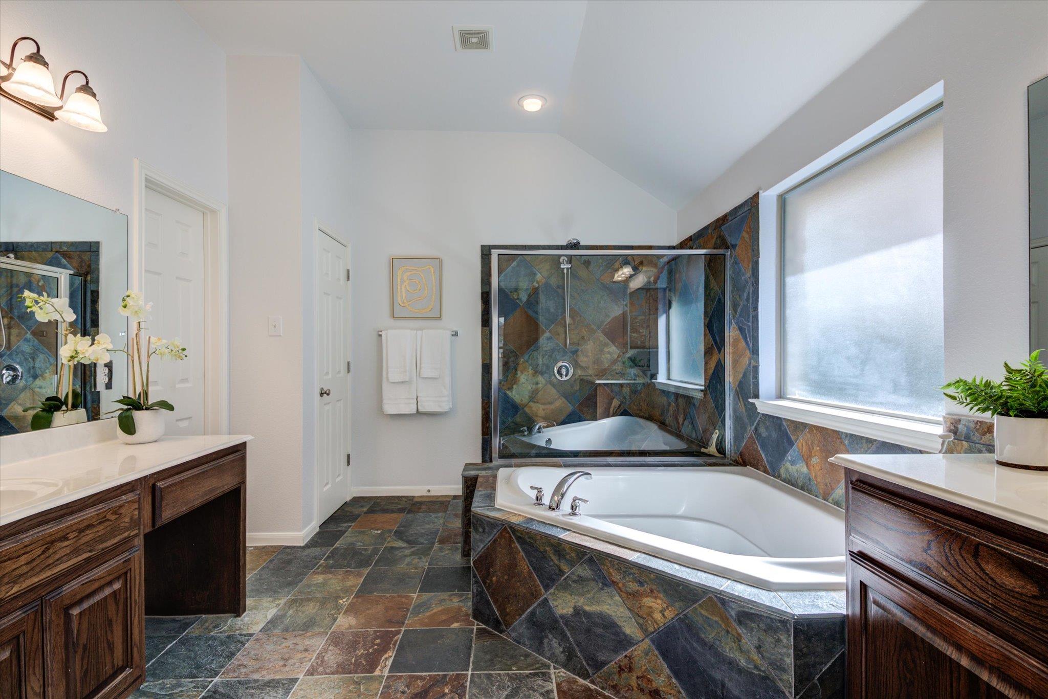 11217 Cap Stone Dr Property Photo 15