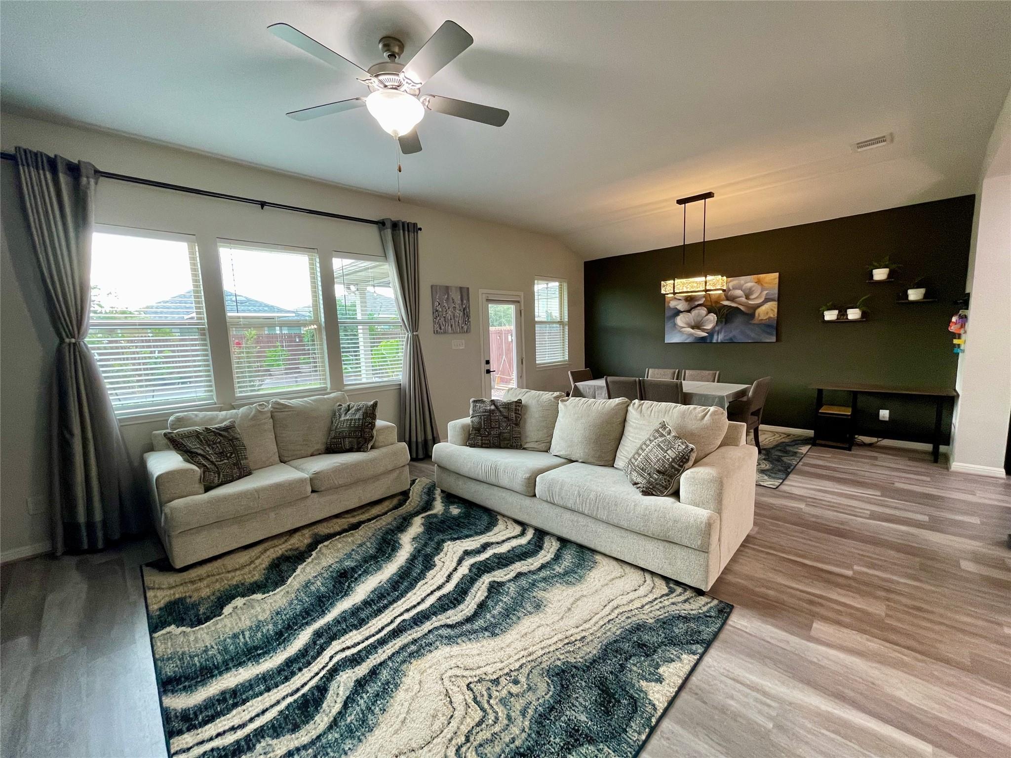 17214 Antioch Ave Property Photo 8
