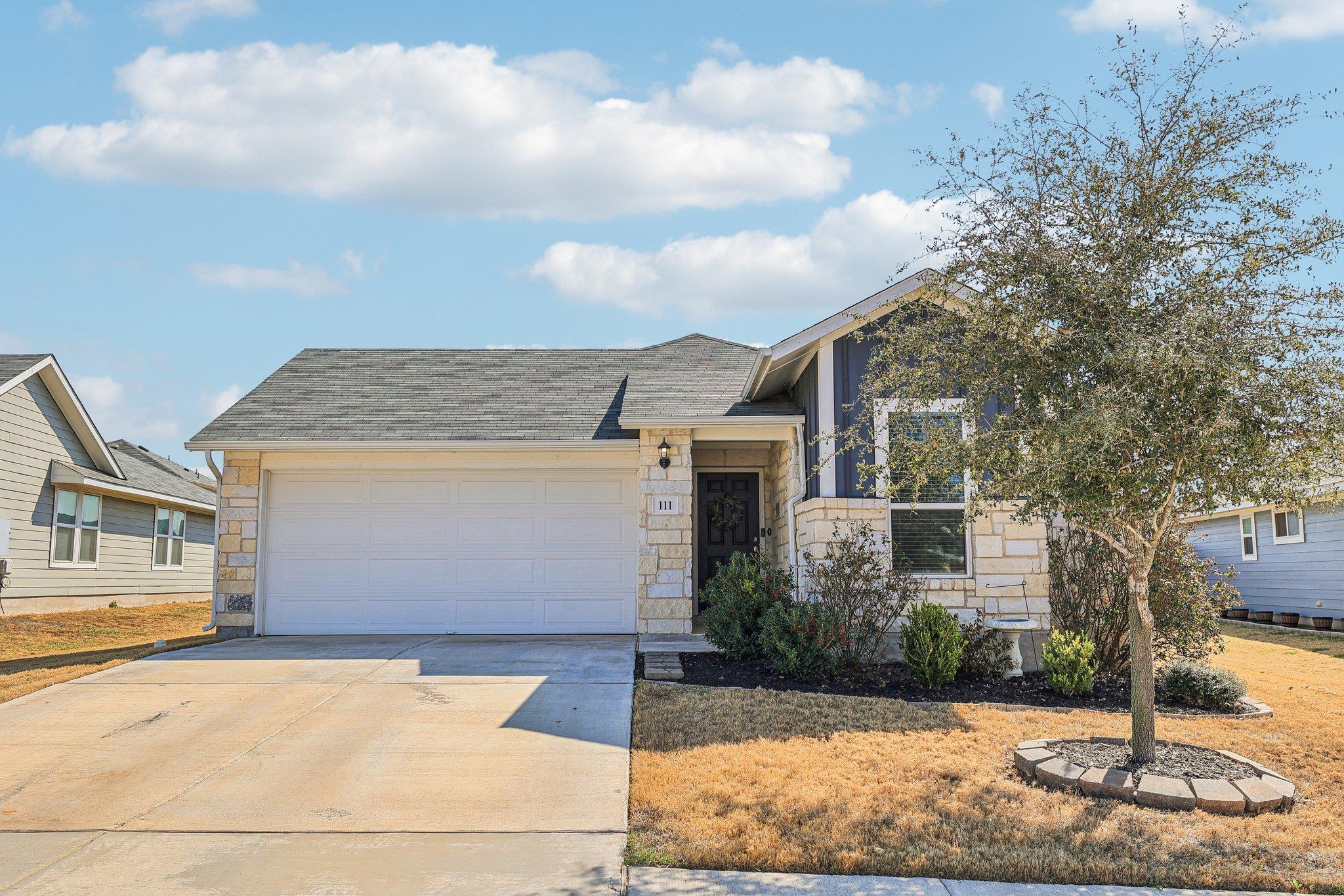 111 Insider Loop Property Photo 1