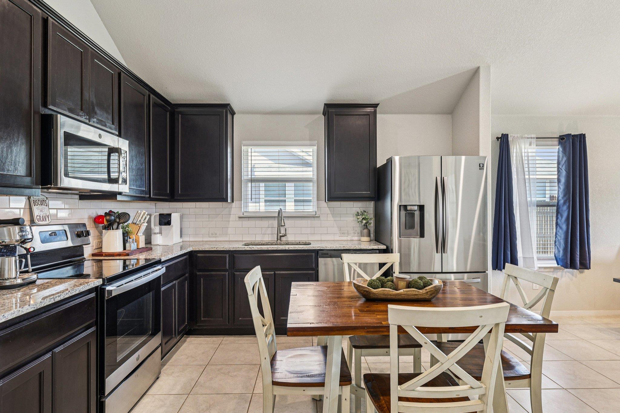 111 Insider Loop Property Photo 17