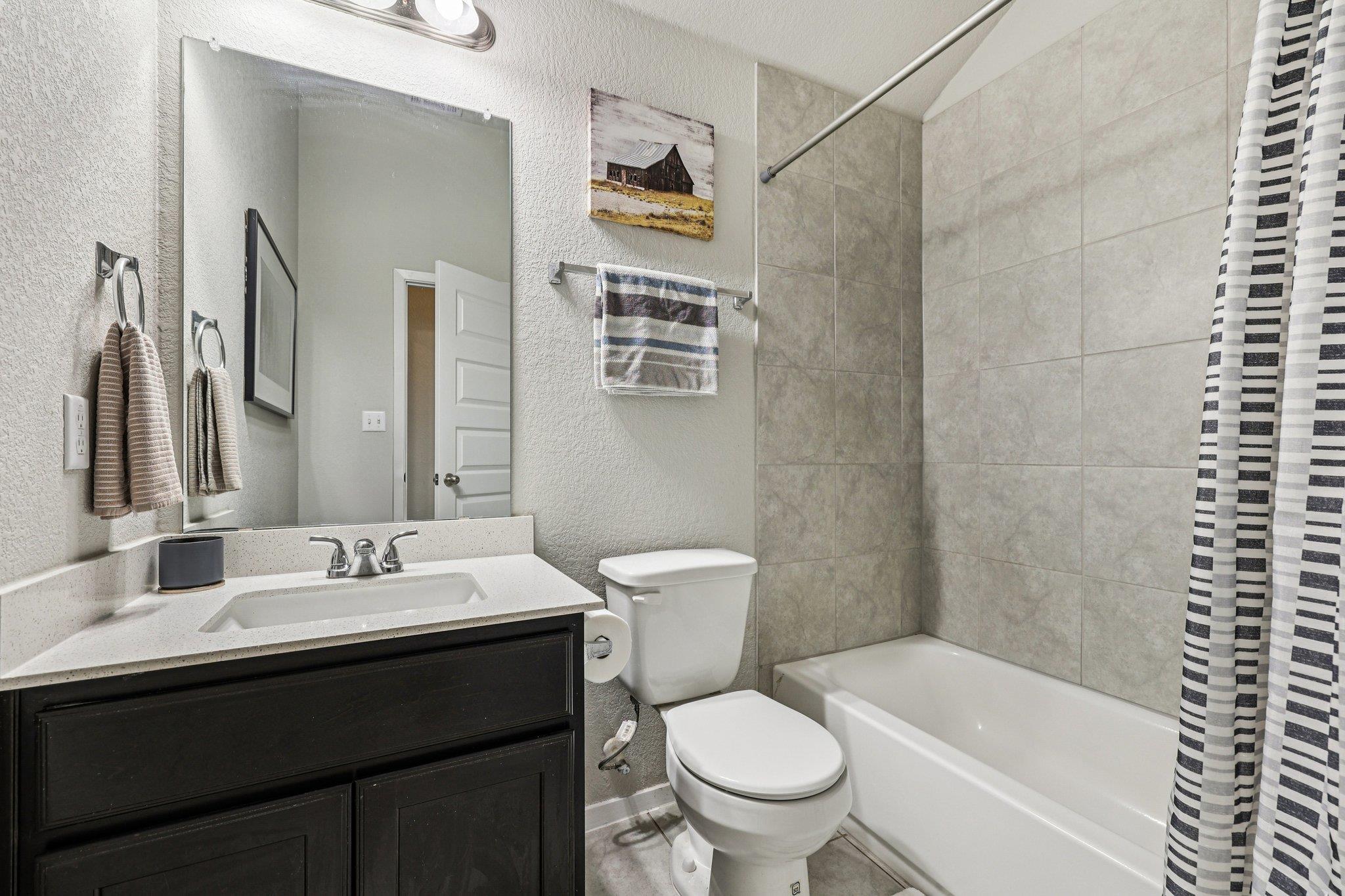 111 Insider Loop Property Photo 19