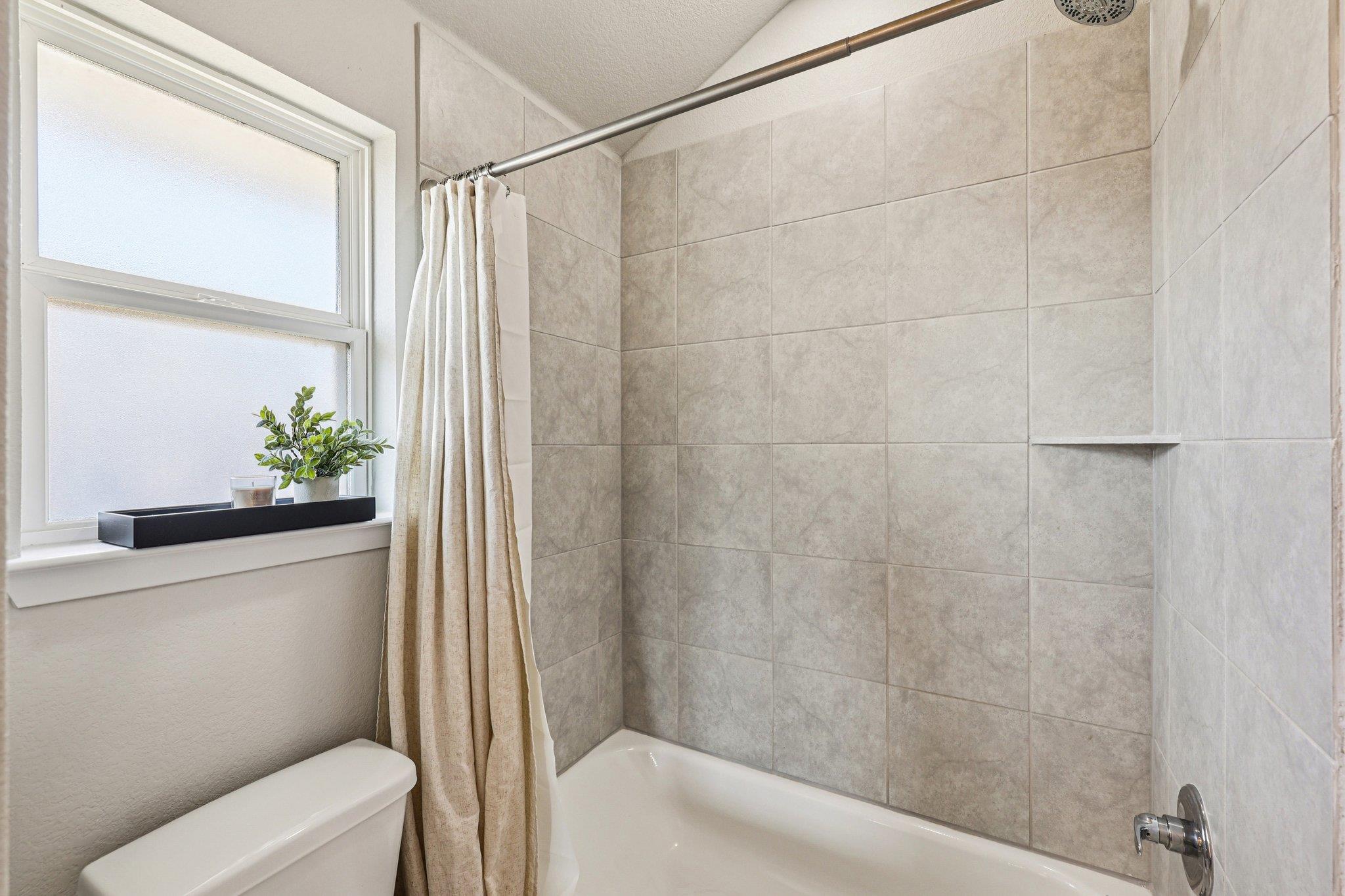 111 Insider Loop Property Photo 27