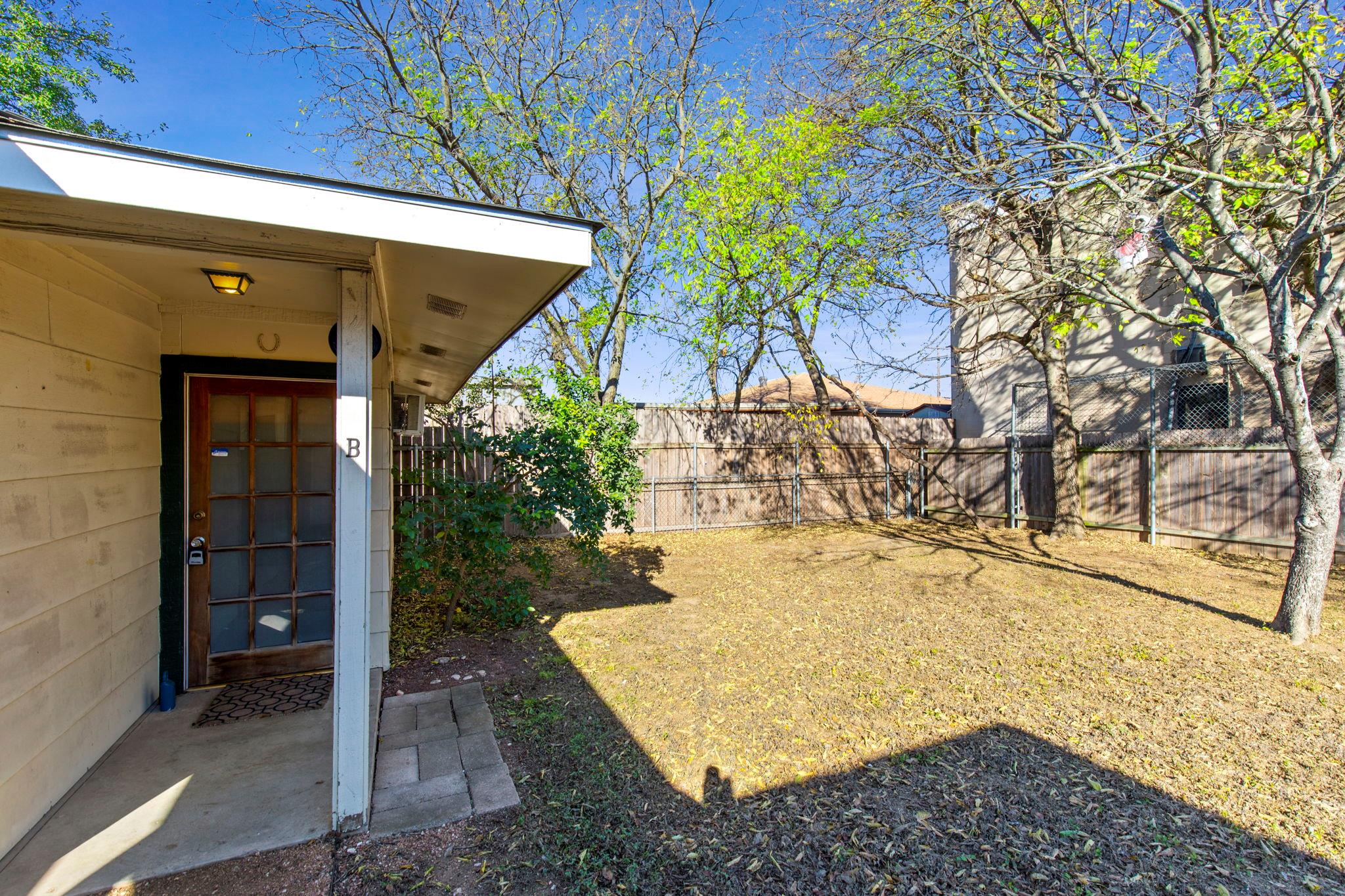 7808 Watson St #b Property Photo 2