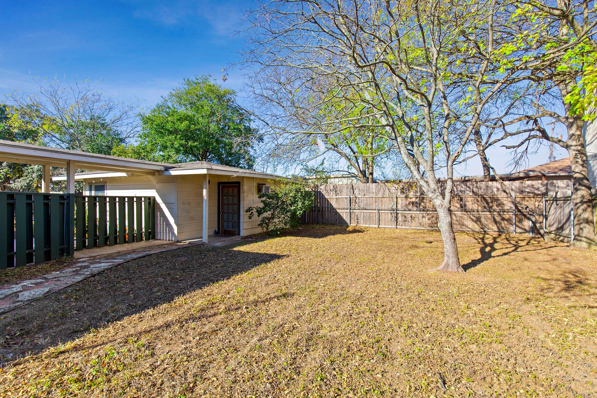 7808 Watson St #b Property Photo 3