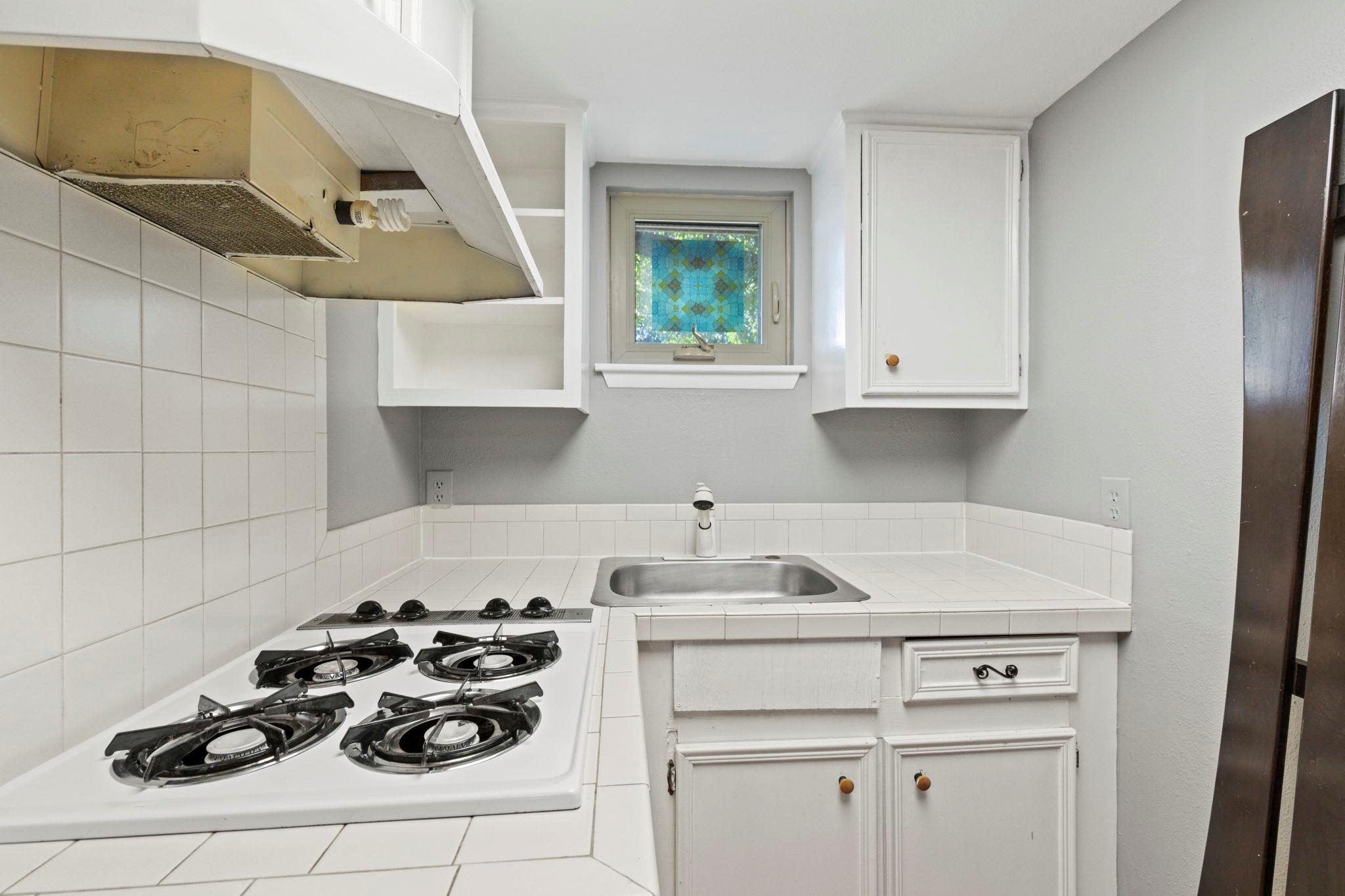 7808 Watson St #b Property Photo 9