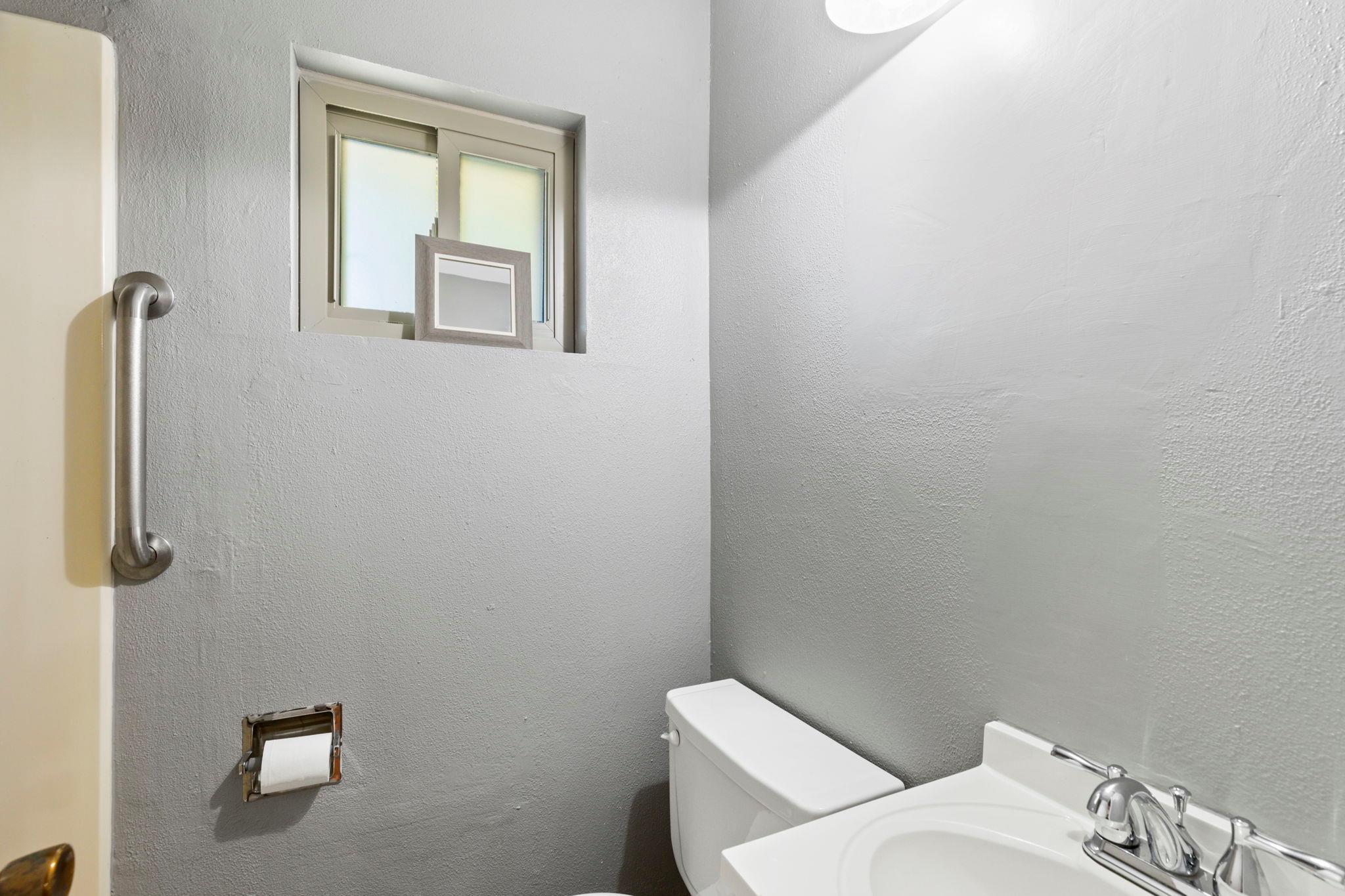 7808 Watson St #b Property Photo 12