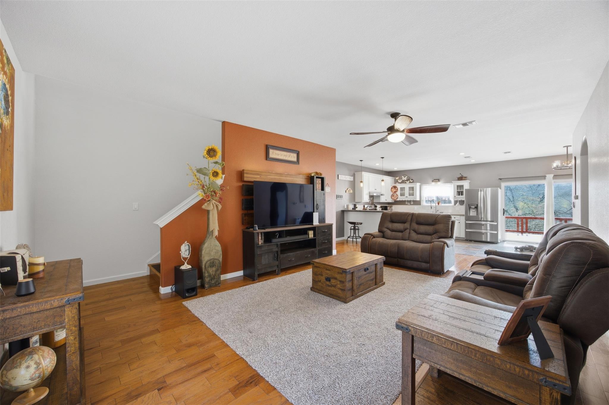 123 Meadowood Dr Property Photo 8