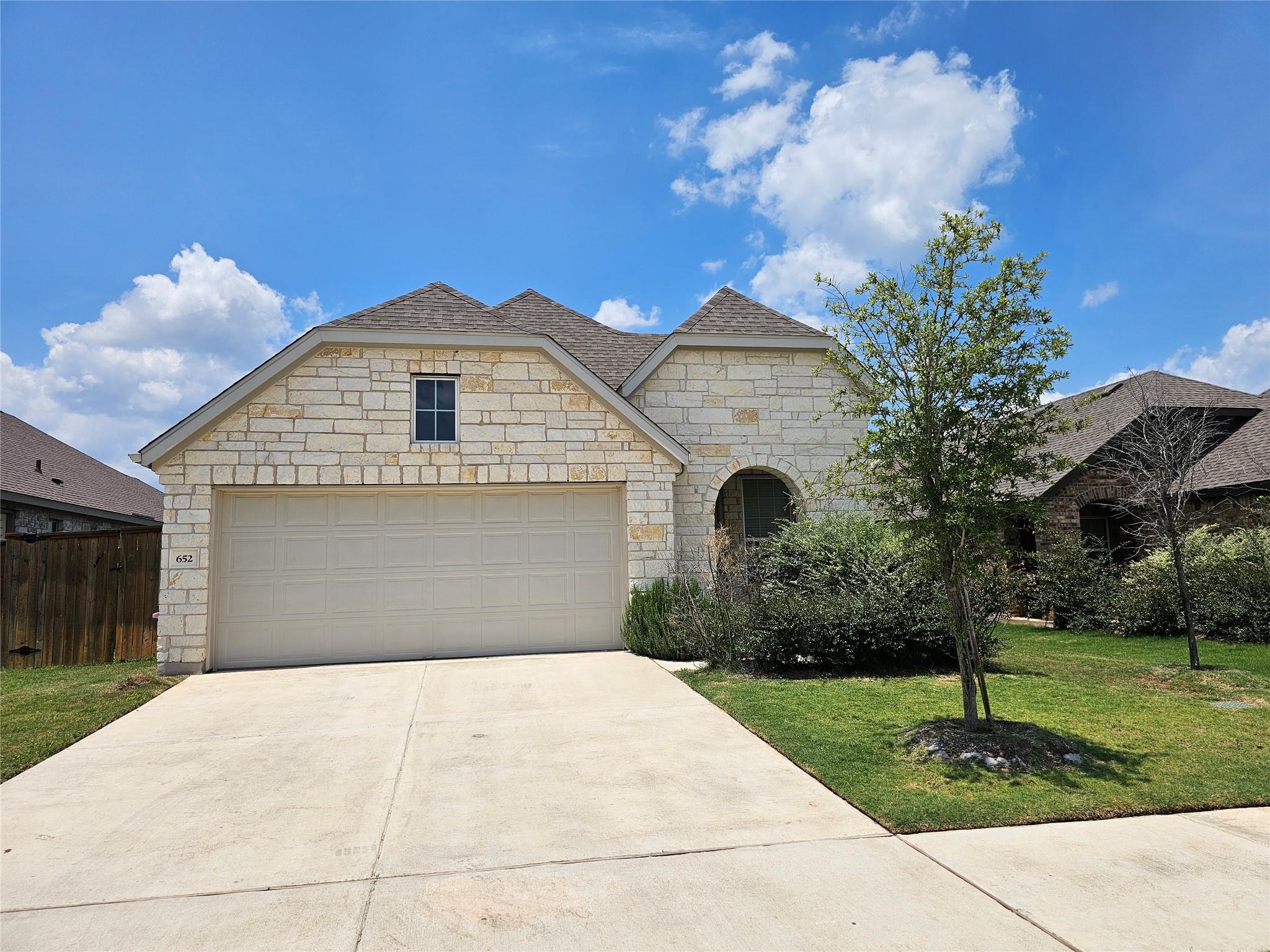 652 Pheasant Hill Ln Property Photo 1