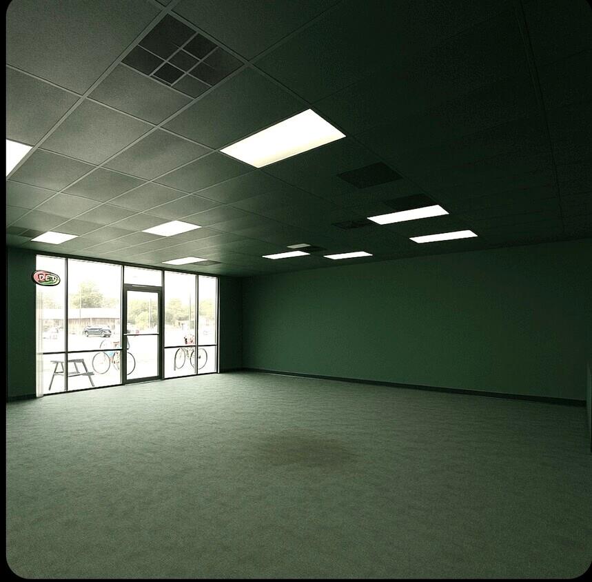 4403 W Commerce St Property Photo 6