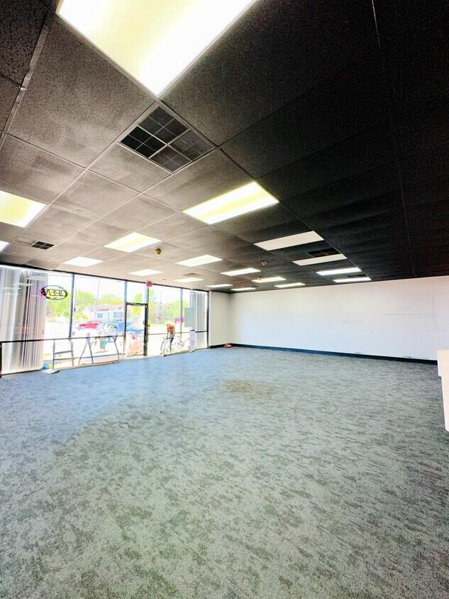 4403 W Commerce St Property Photo 7