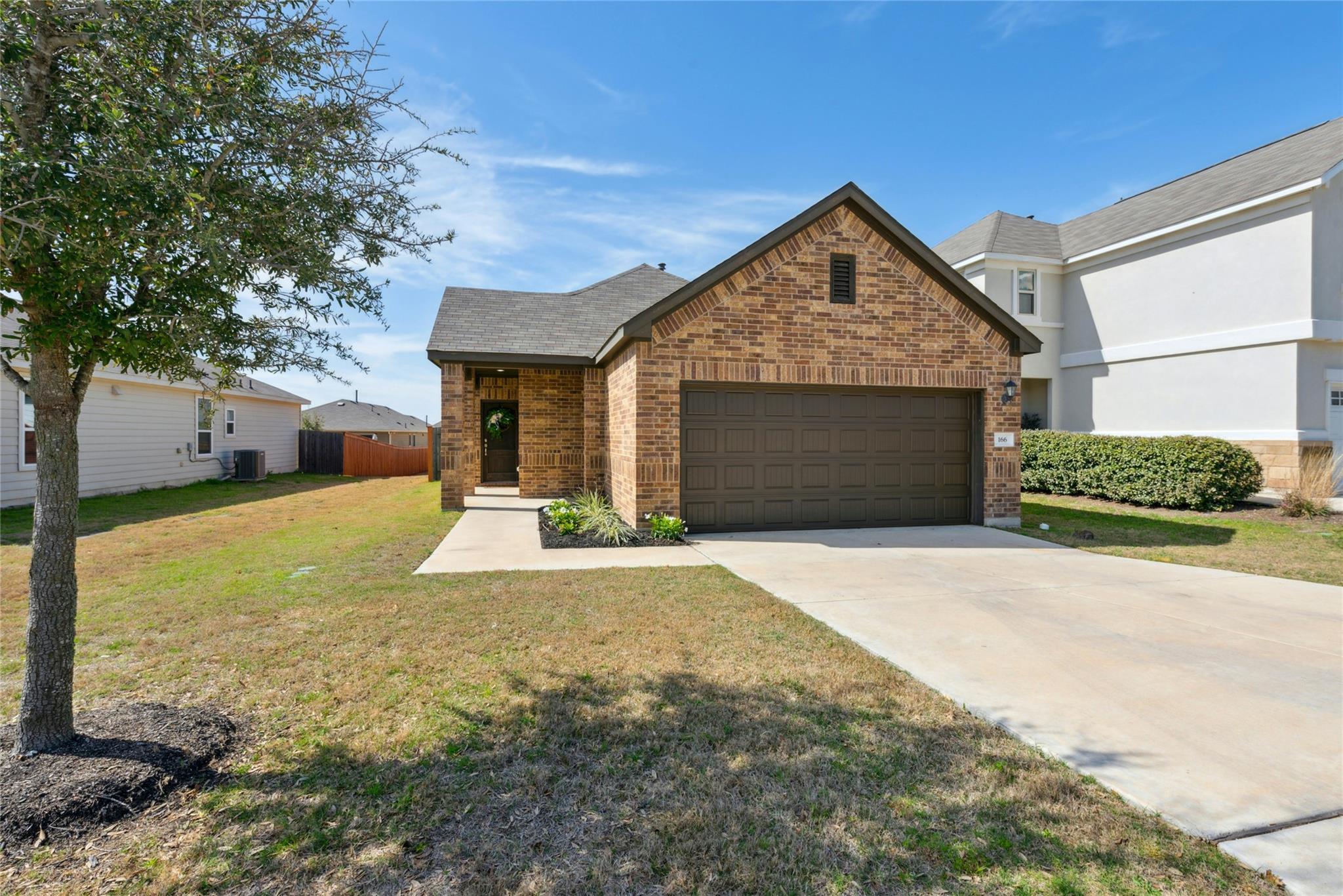 166 Yellowbark St Property Photo