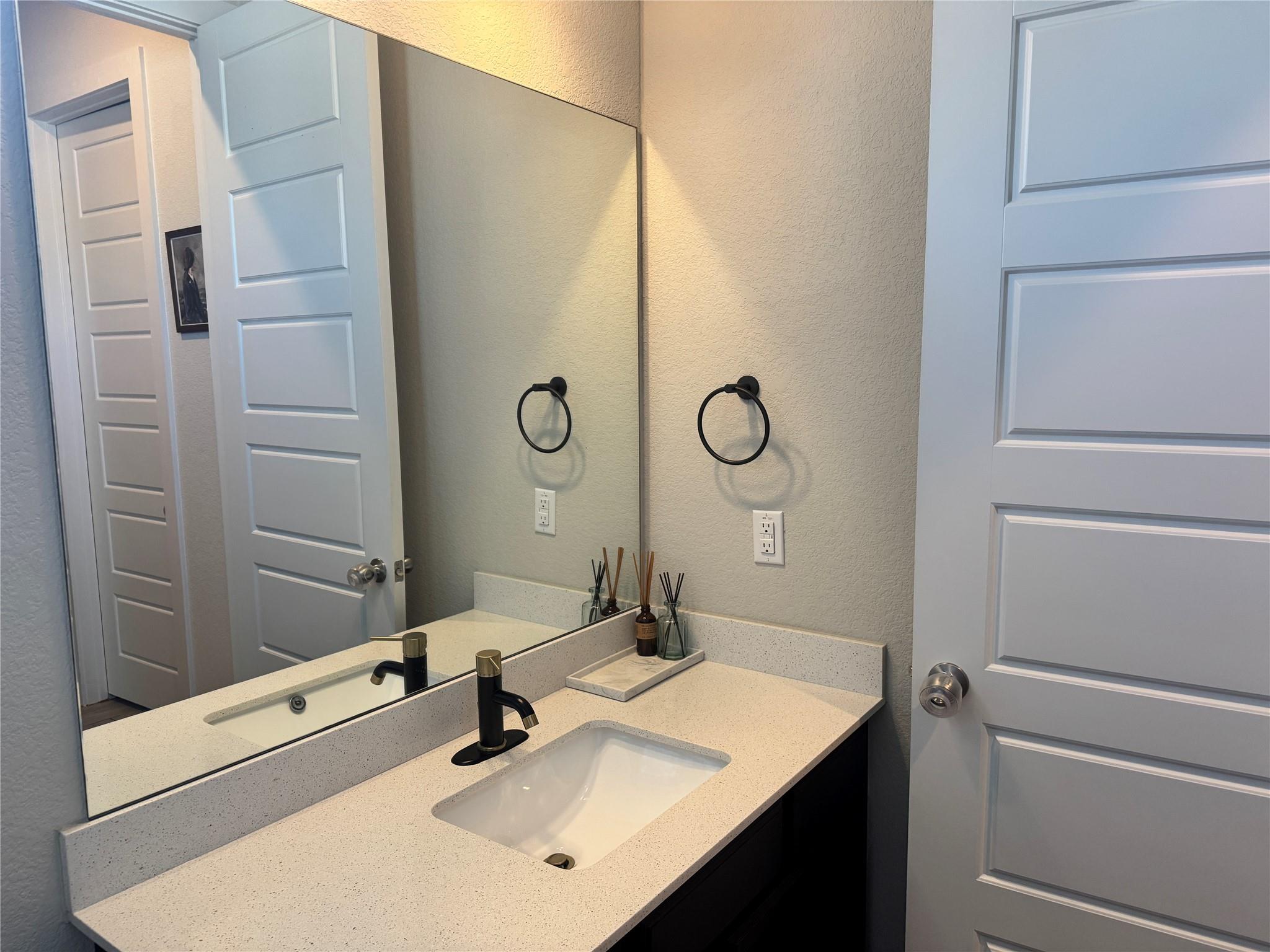 10900 American Mustang Loop Property Photo 12