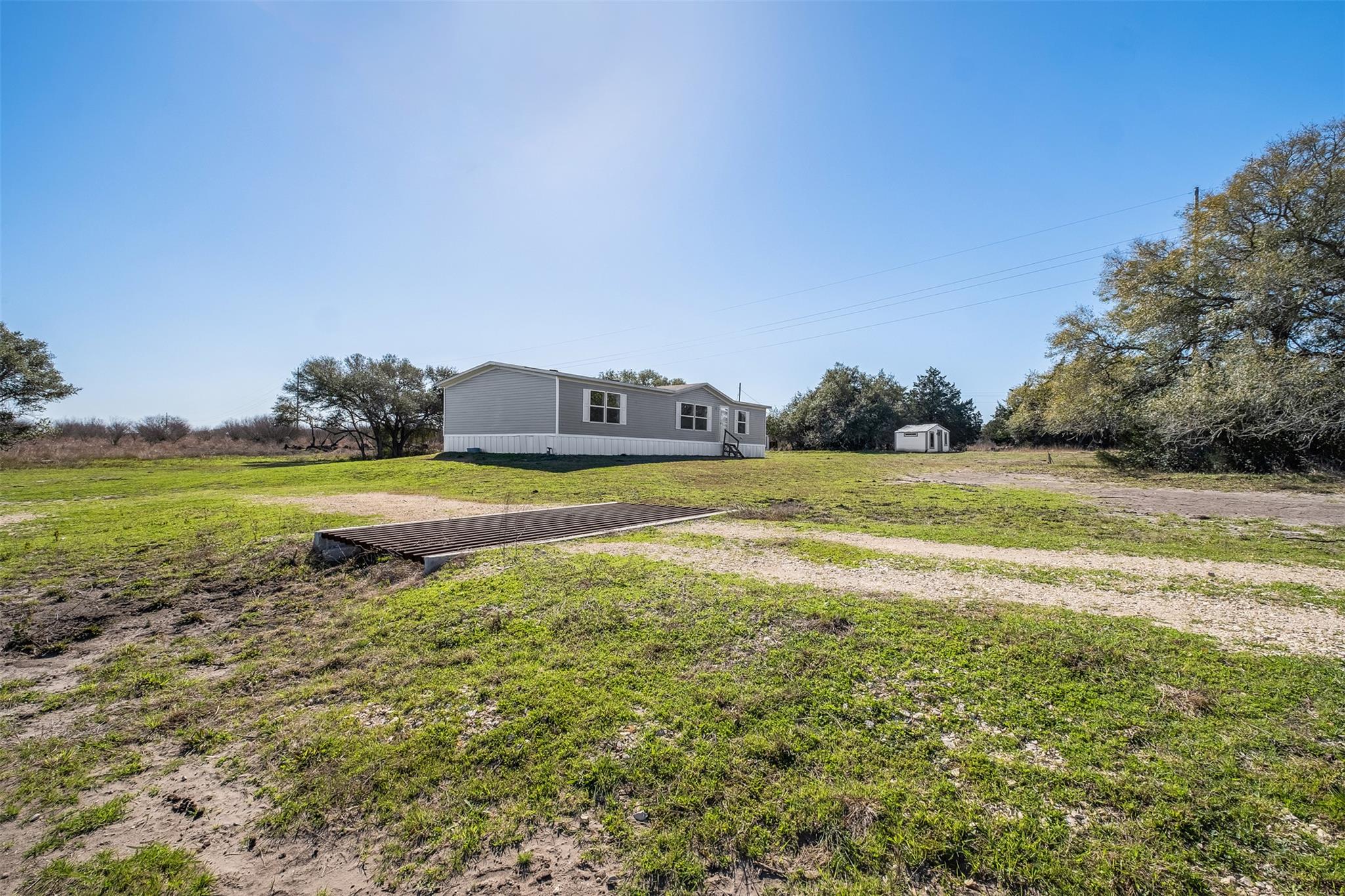 1139 E Old Hallettsville Rd Property Photo