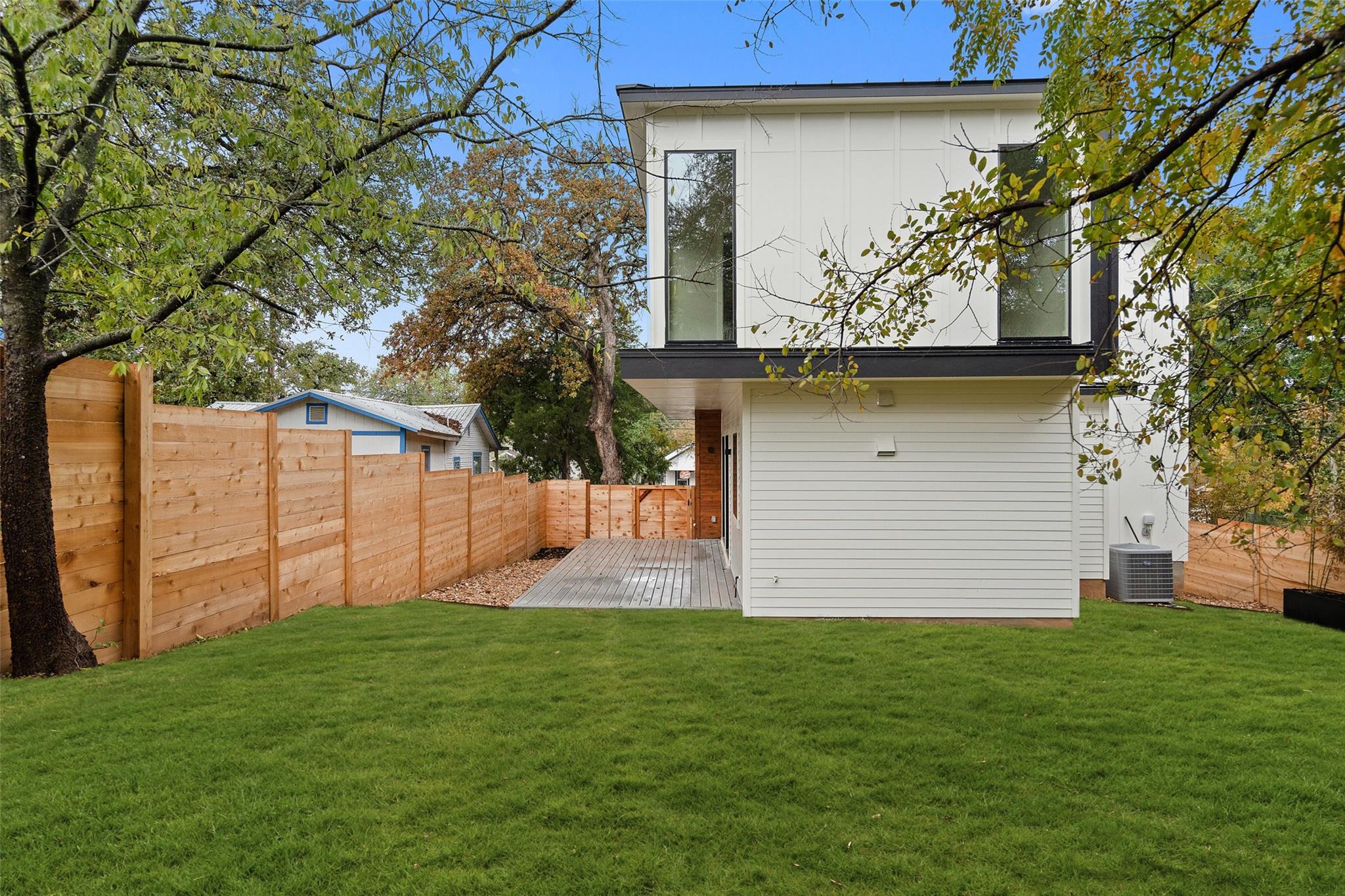 1135 Salina St Property Photo 32