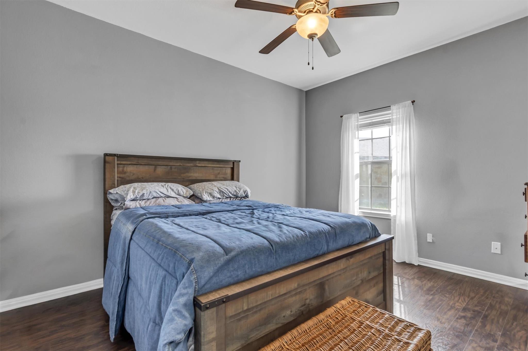 401 Valley Oaks Loop Property Photo 6
