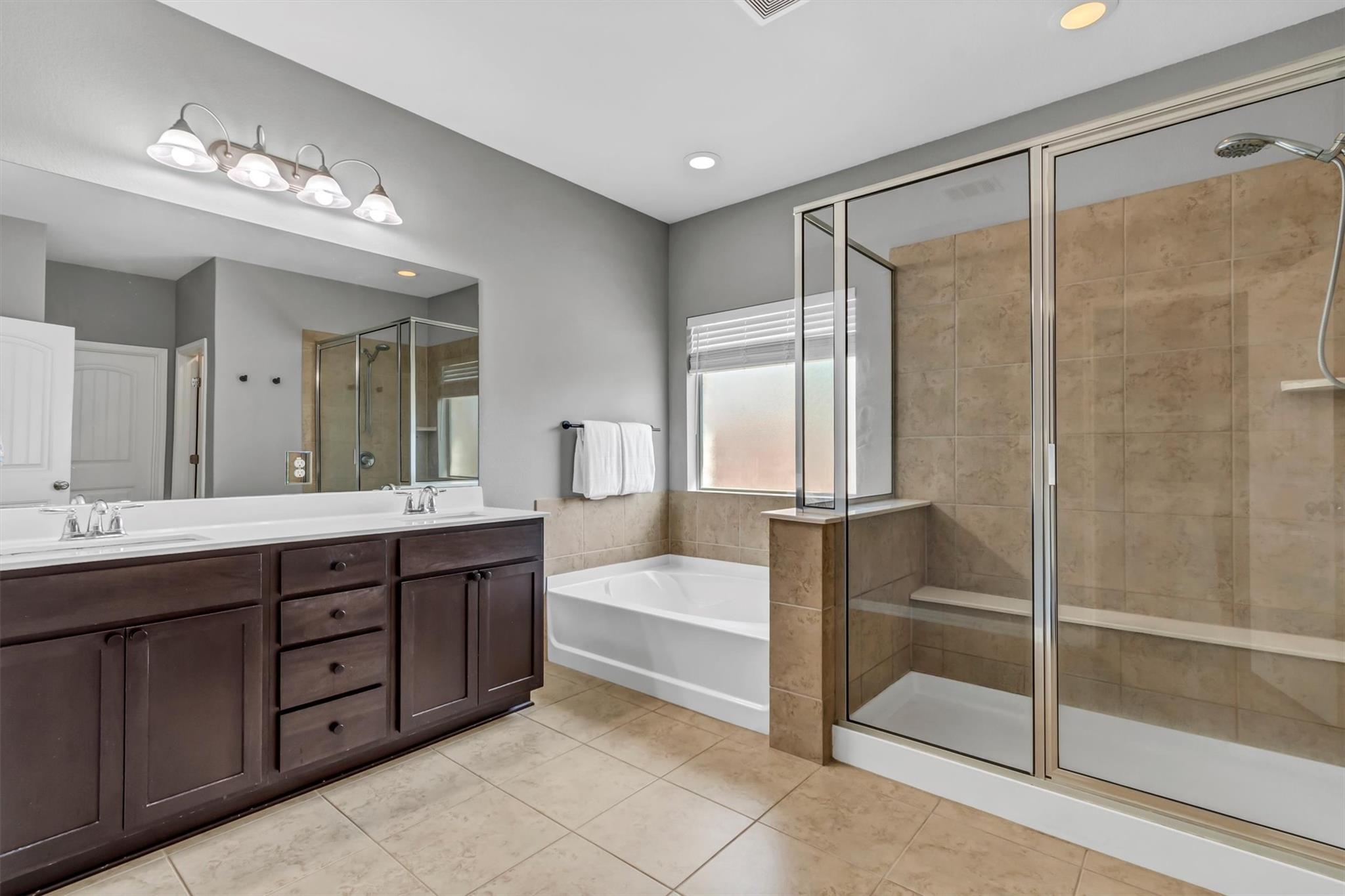 401 Valley Oaks Loop Property Photo 10