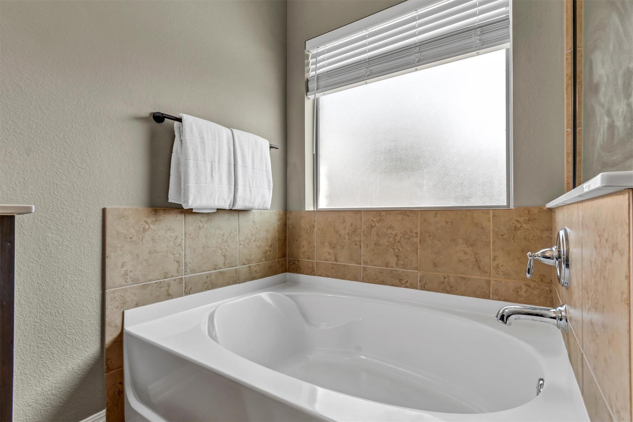 401 Valley Oaks Loop Property Photo 12