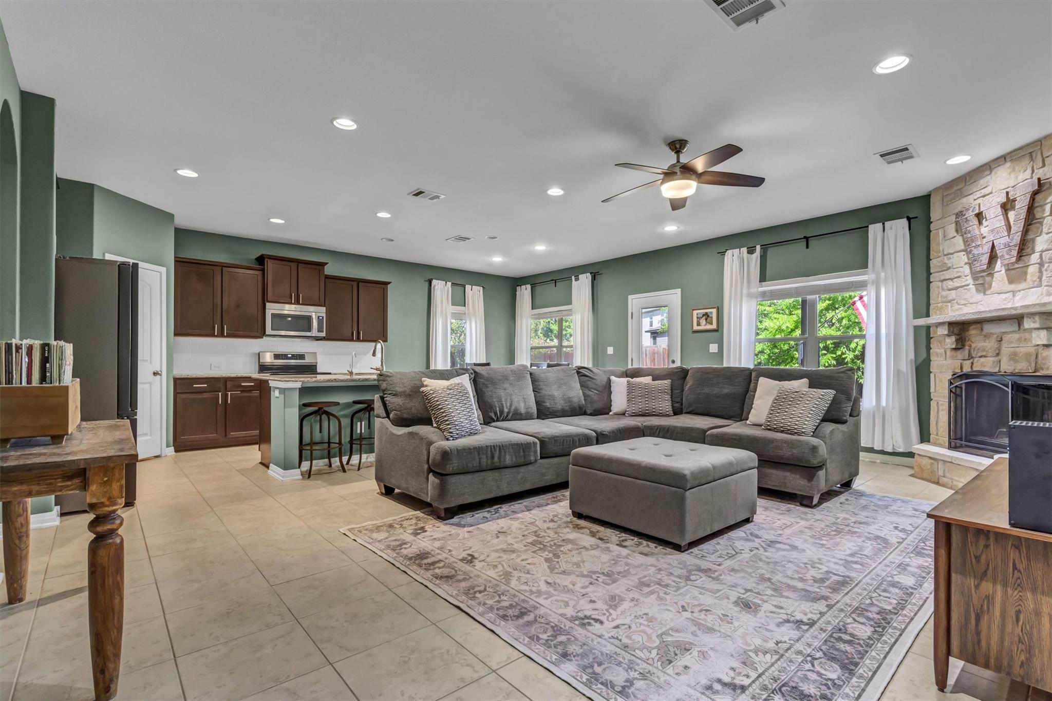 401 Valley Oaks Loop Property Photo 16
