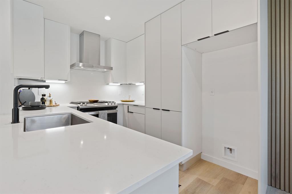 1900 Albury Cv #d Property Photo 6