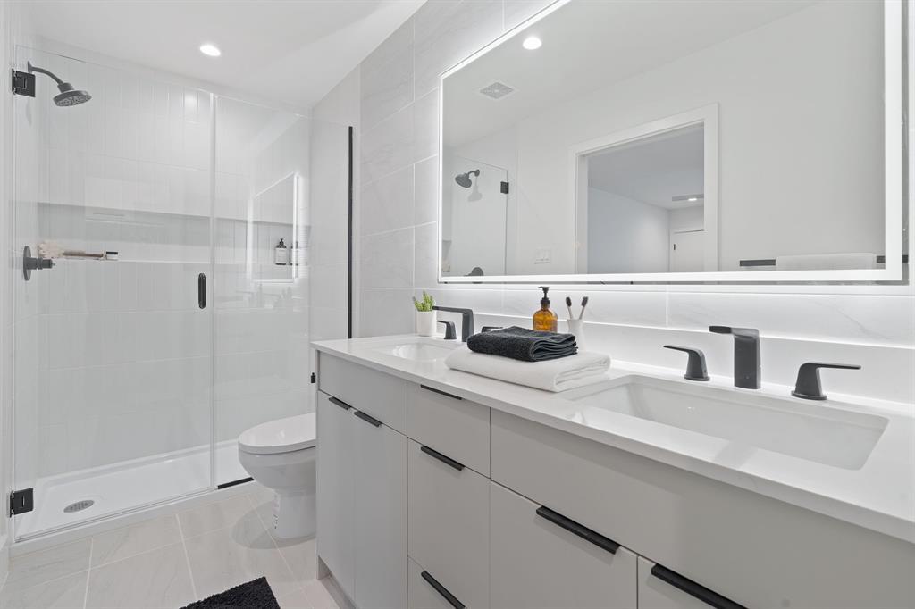 1900 Albury Cv #d Property Photo 19