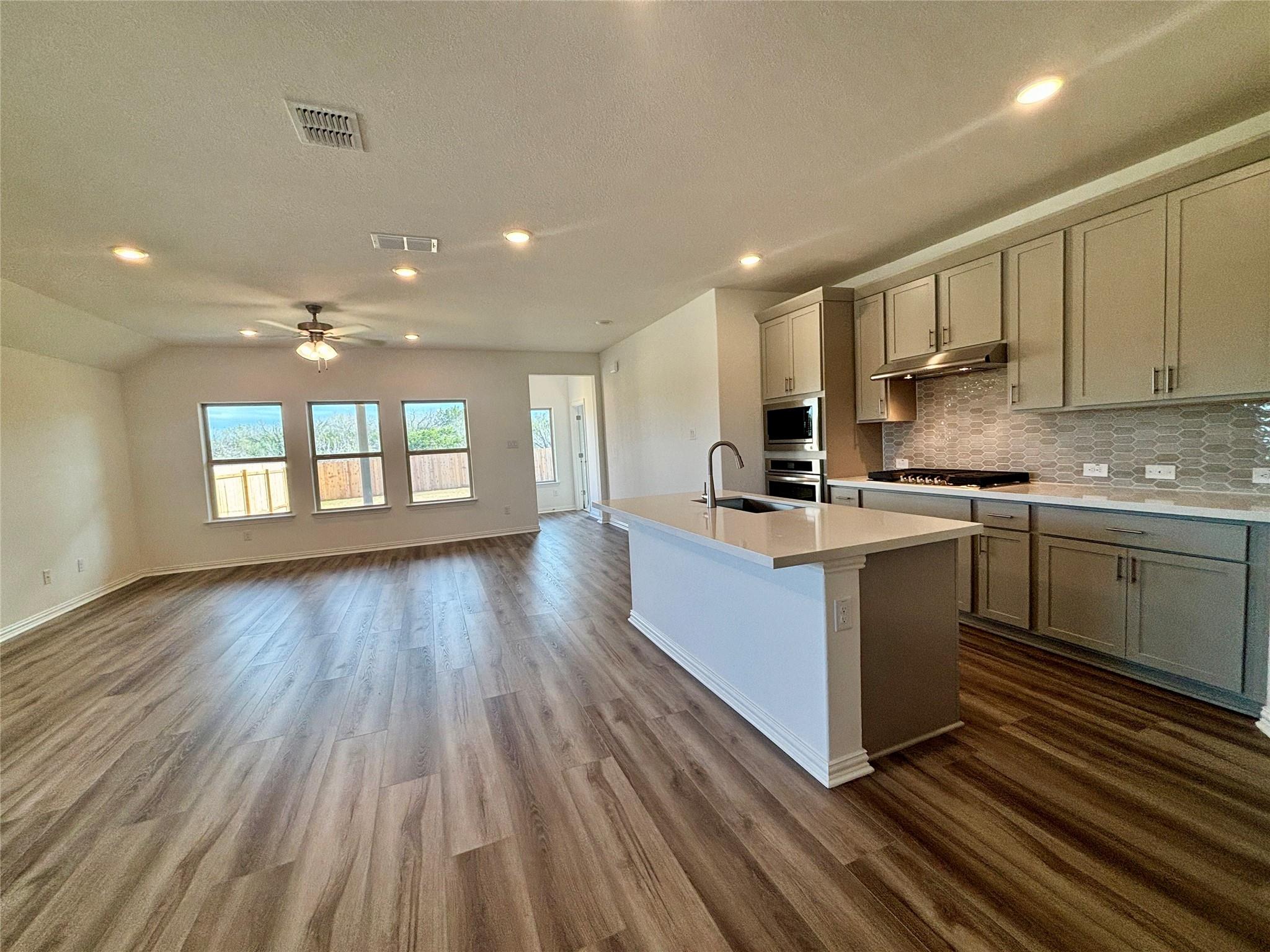 121 Morgan Meadow Dr Property Photo 4