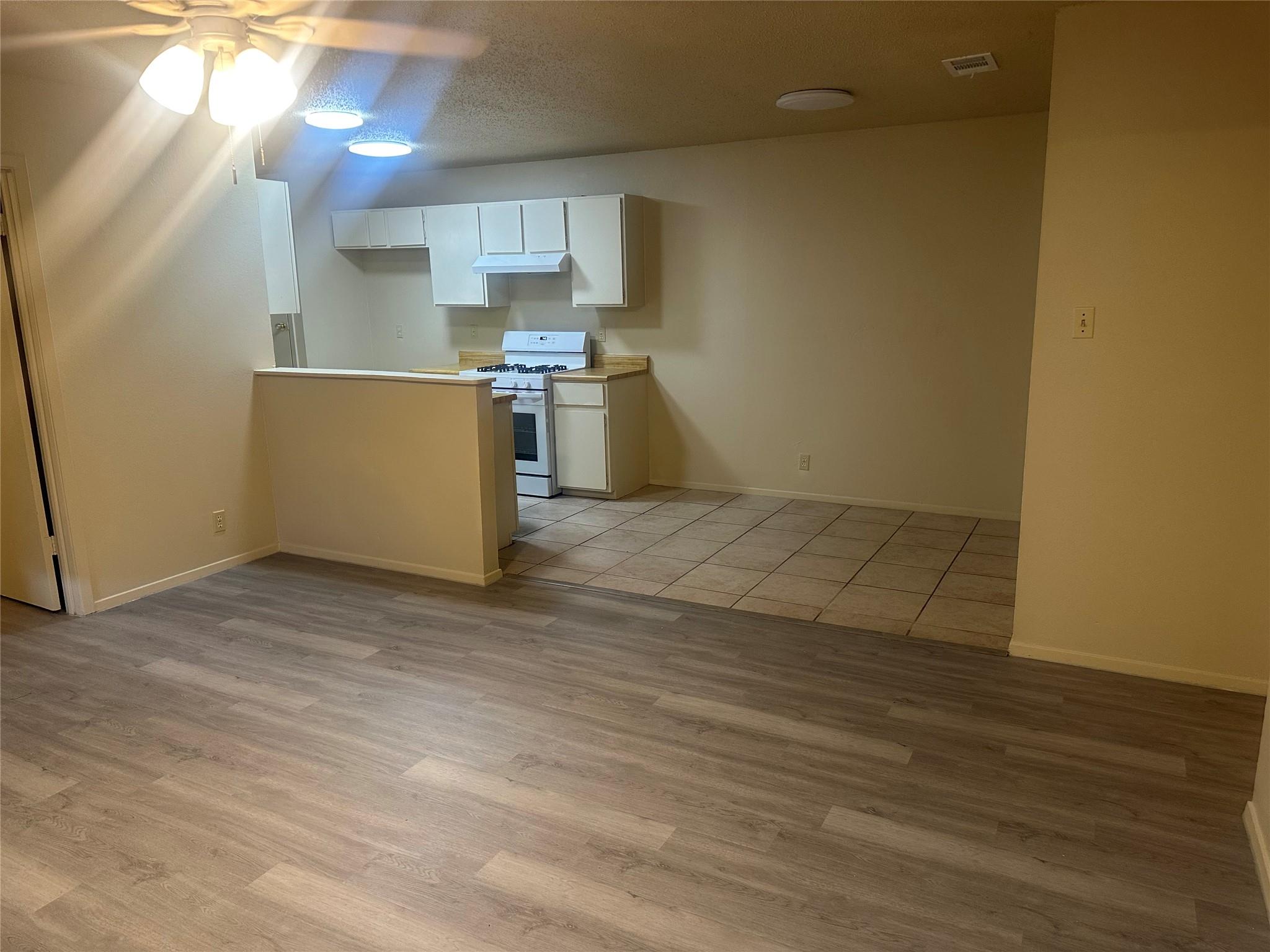 2602 S Bagdad Rd #a Property Photo 5