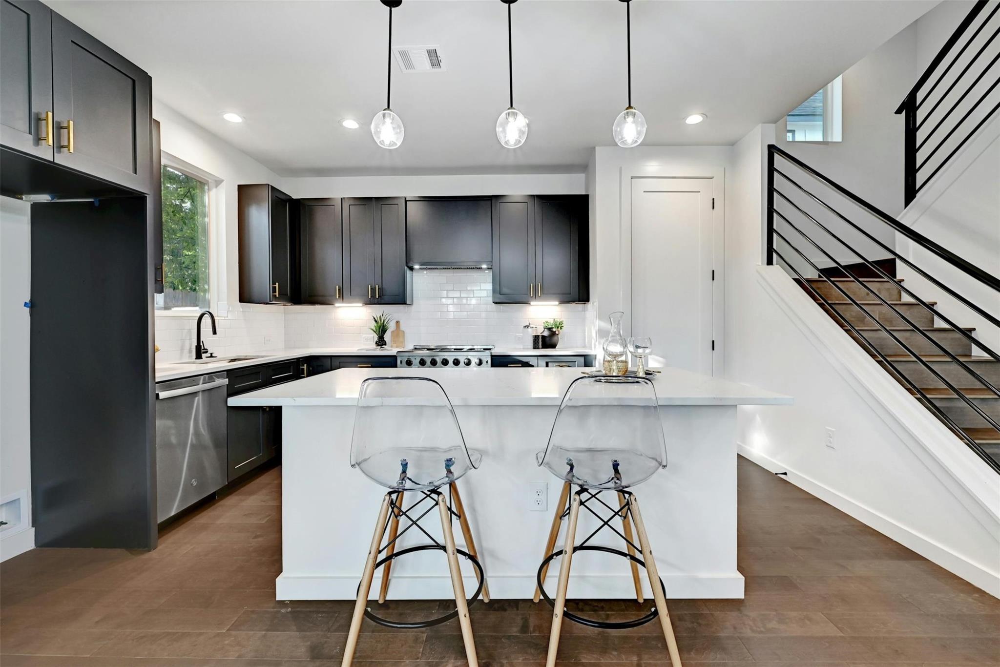 6210 Larch Ter #a Property Photo 2