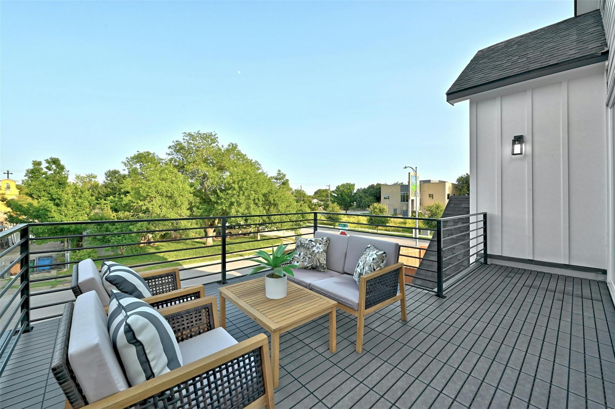 6210 Larch Ter #a Property Photo 4