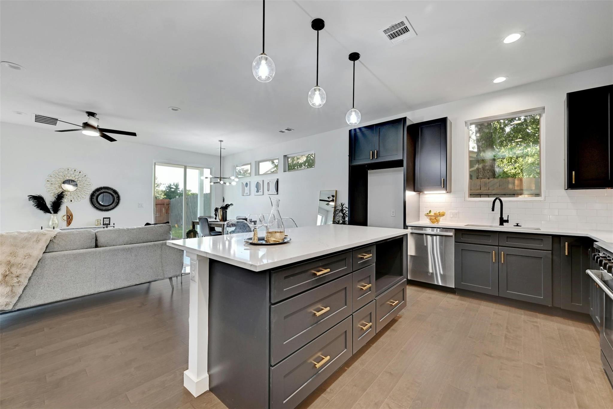 6210 Larch Ter #a Property Photo 11