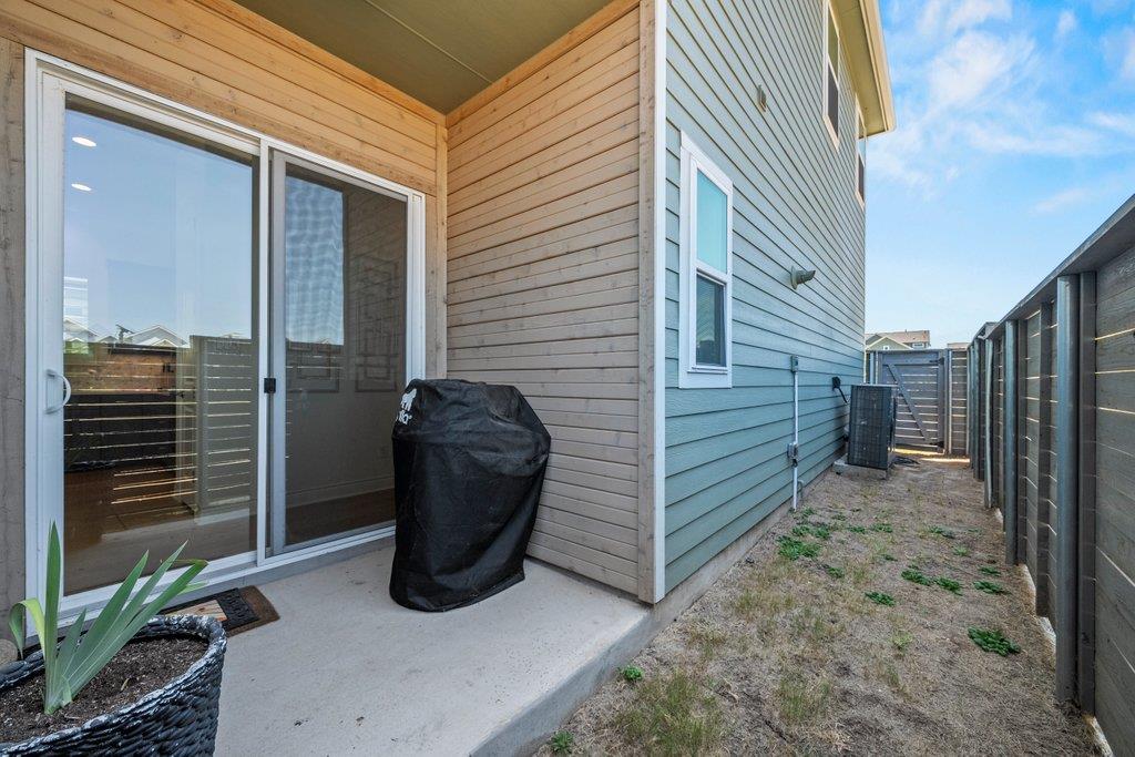 634 Chambray None Property Photo 13