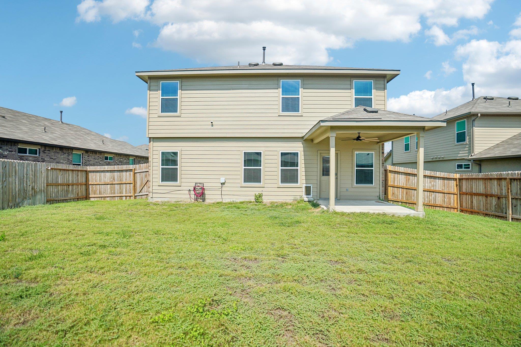 627 Fluted Shls Property Photo 18