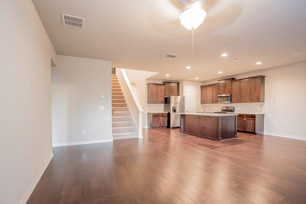 1348 Eagle Ray St Property Photo 5