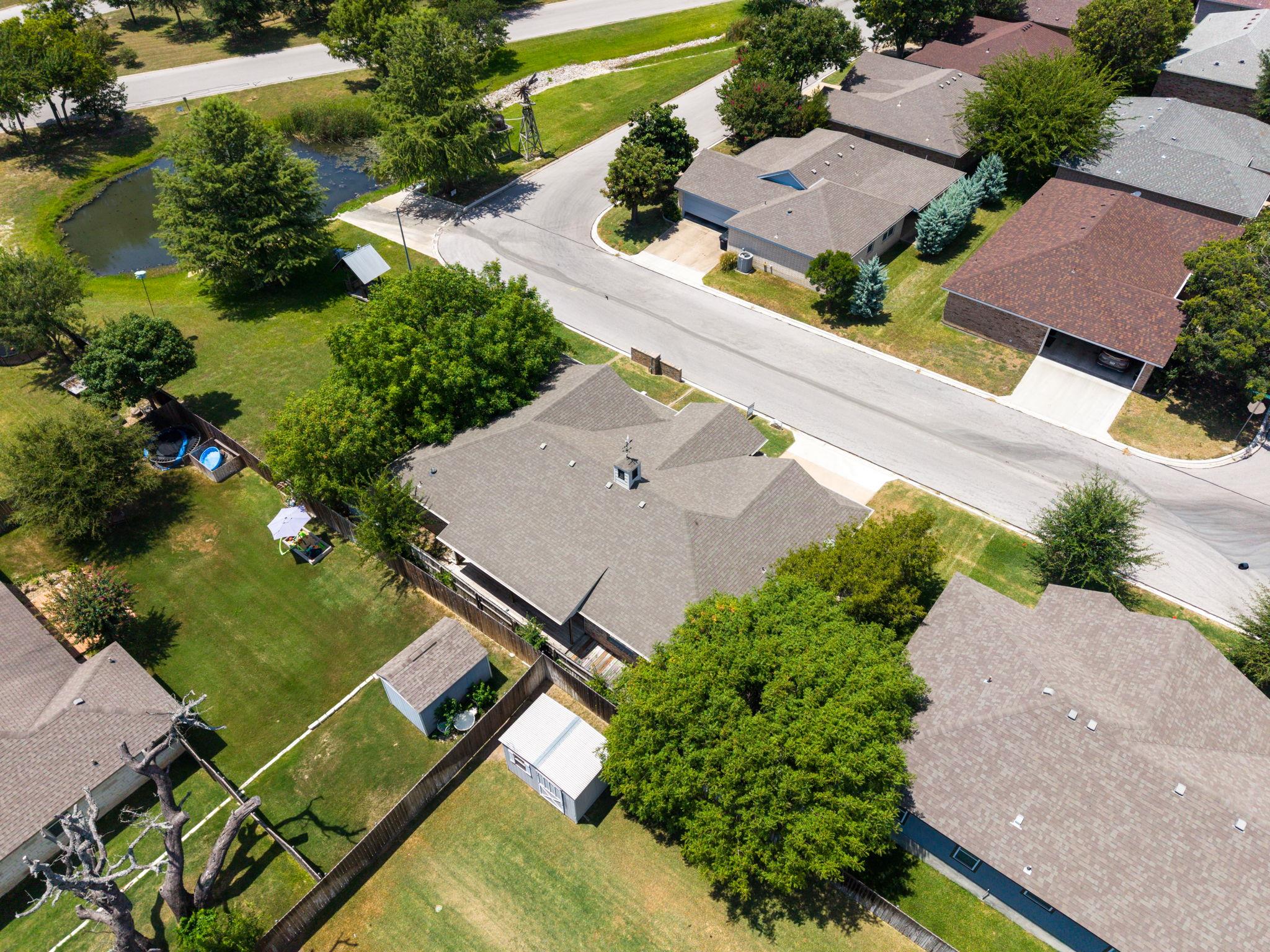 1204 Applewood Dr E Property Photo 5