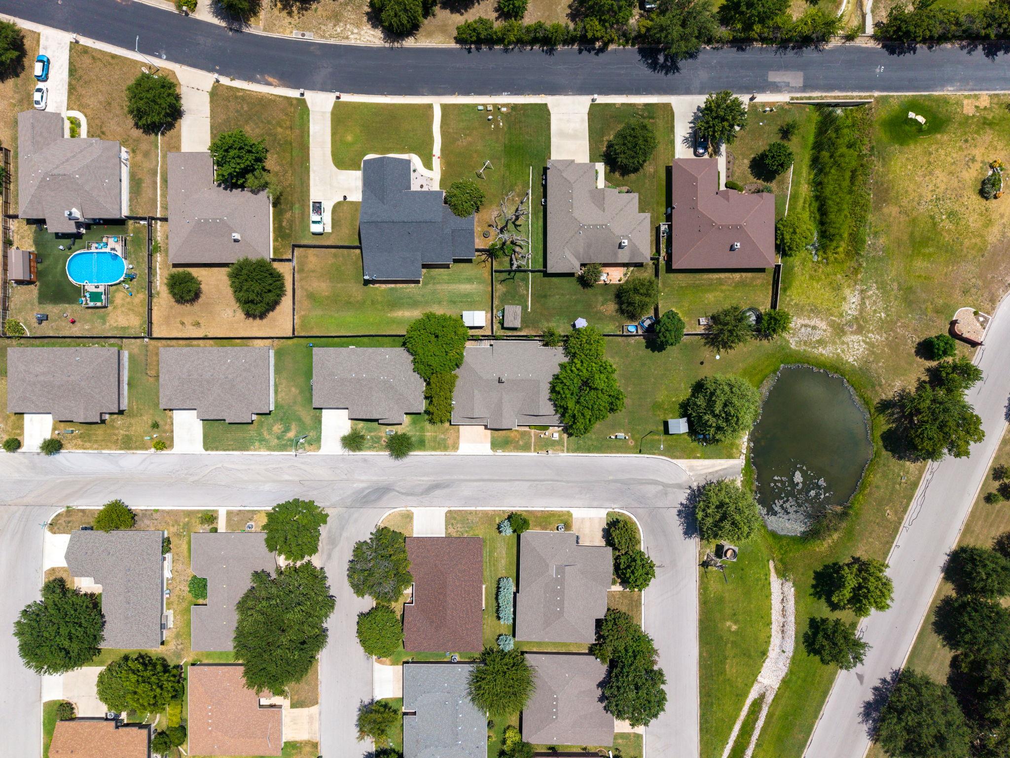 1204 Applewood Dr E Property Photo 37