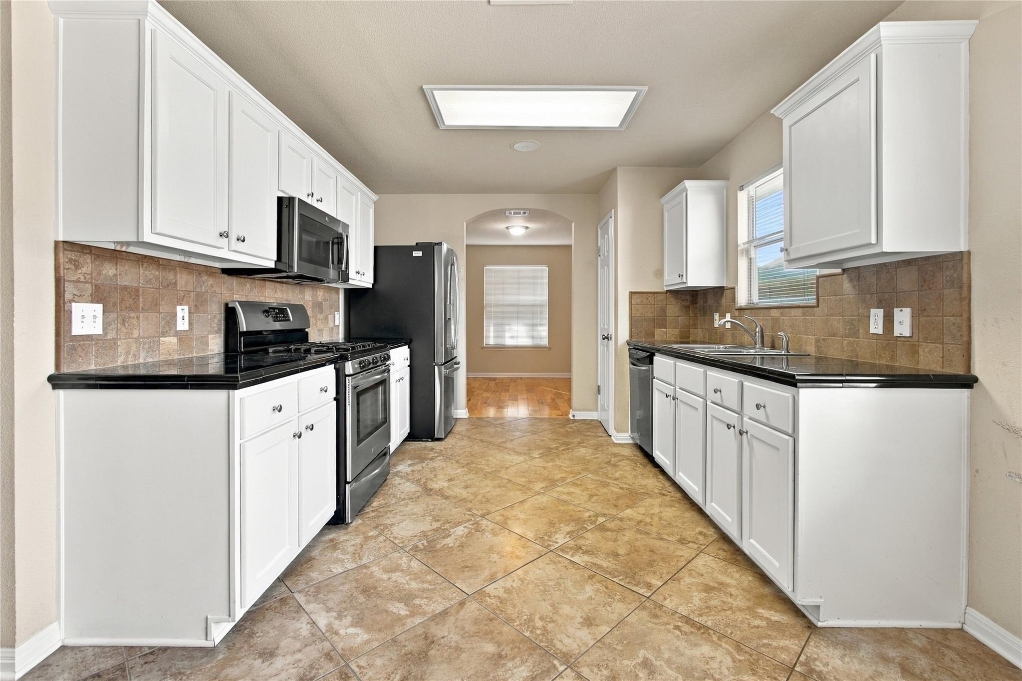 17512 Wiseman Dr Property Photo 6