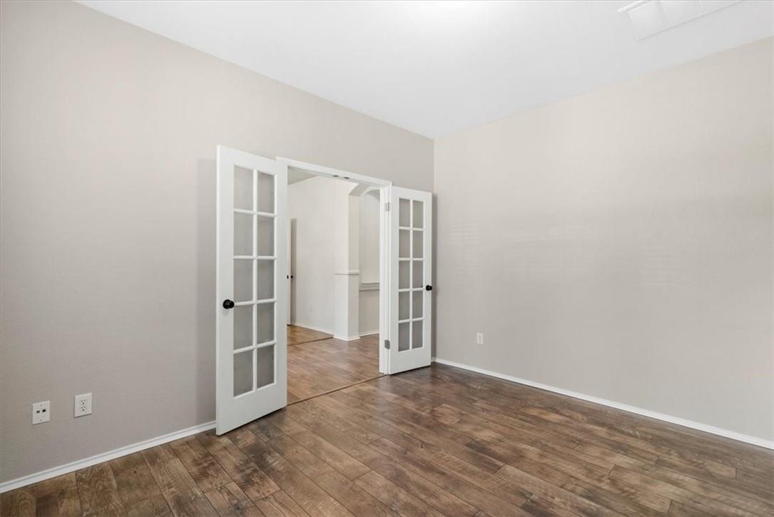 2225 Speidel Dr Property Photo 9