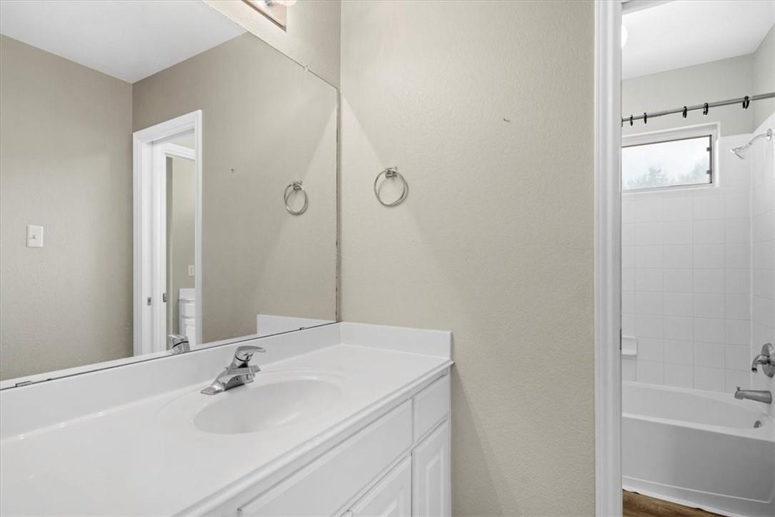 2225 Speidel Dr Property Photo 27