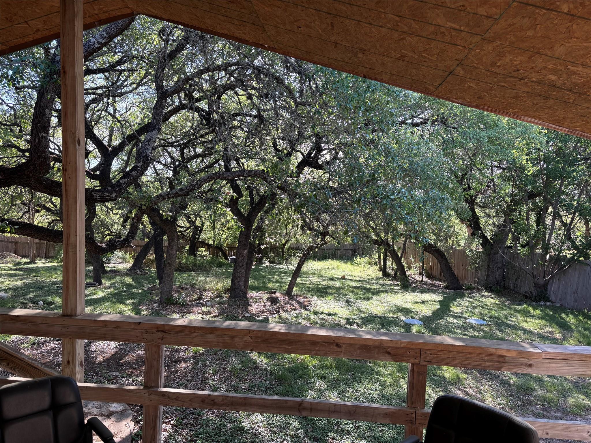 1109 Hurst Creek Rd Property Photo 3