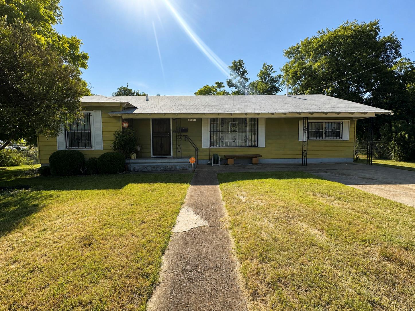 1109 Gray Dr Property Photo 1
