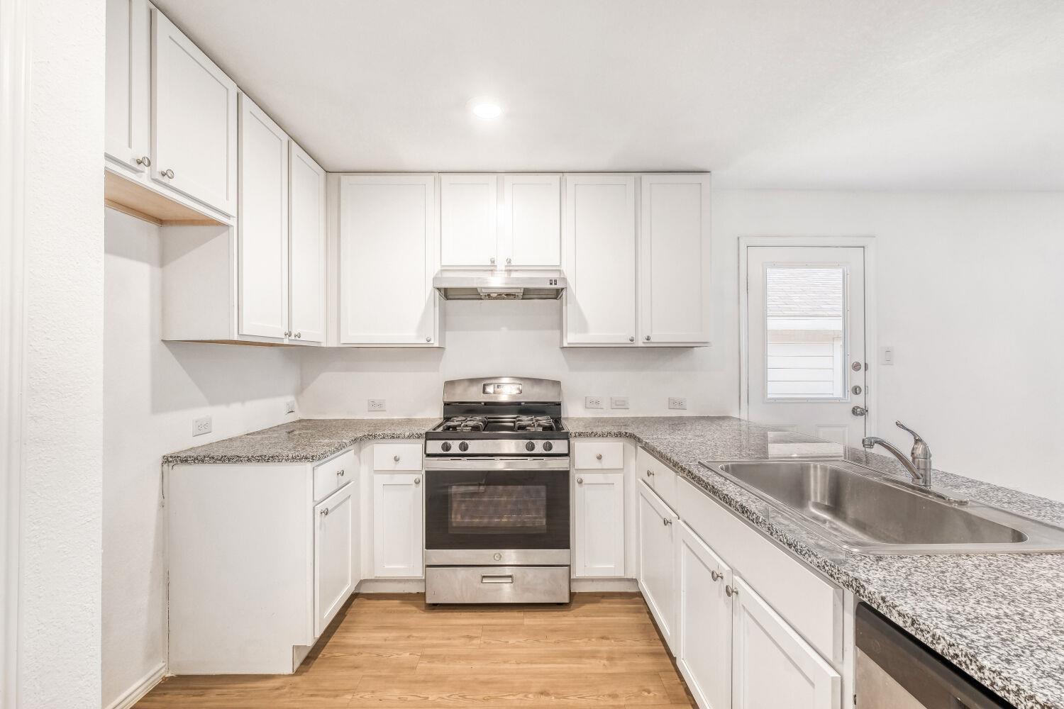 7102 Satellite Way Property Photo 8