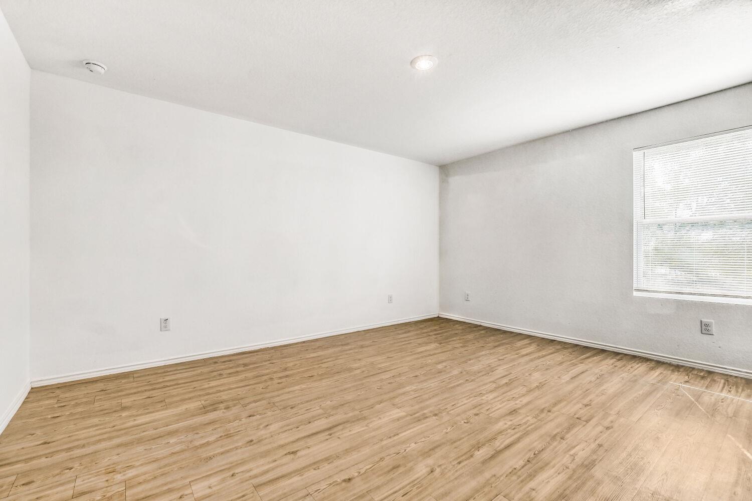 7102 Satellite Way Property Photo 11